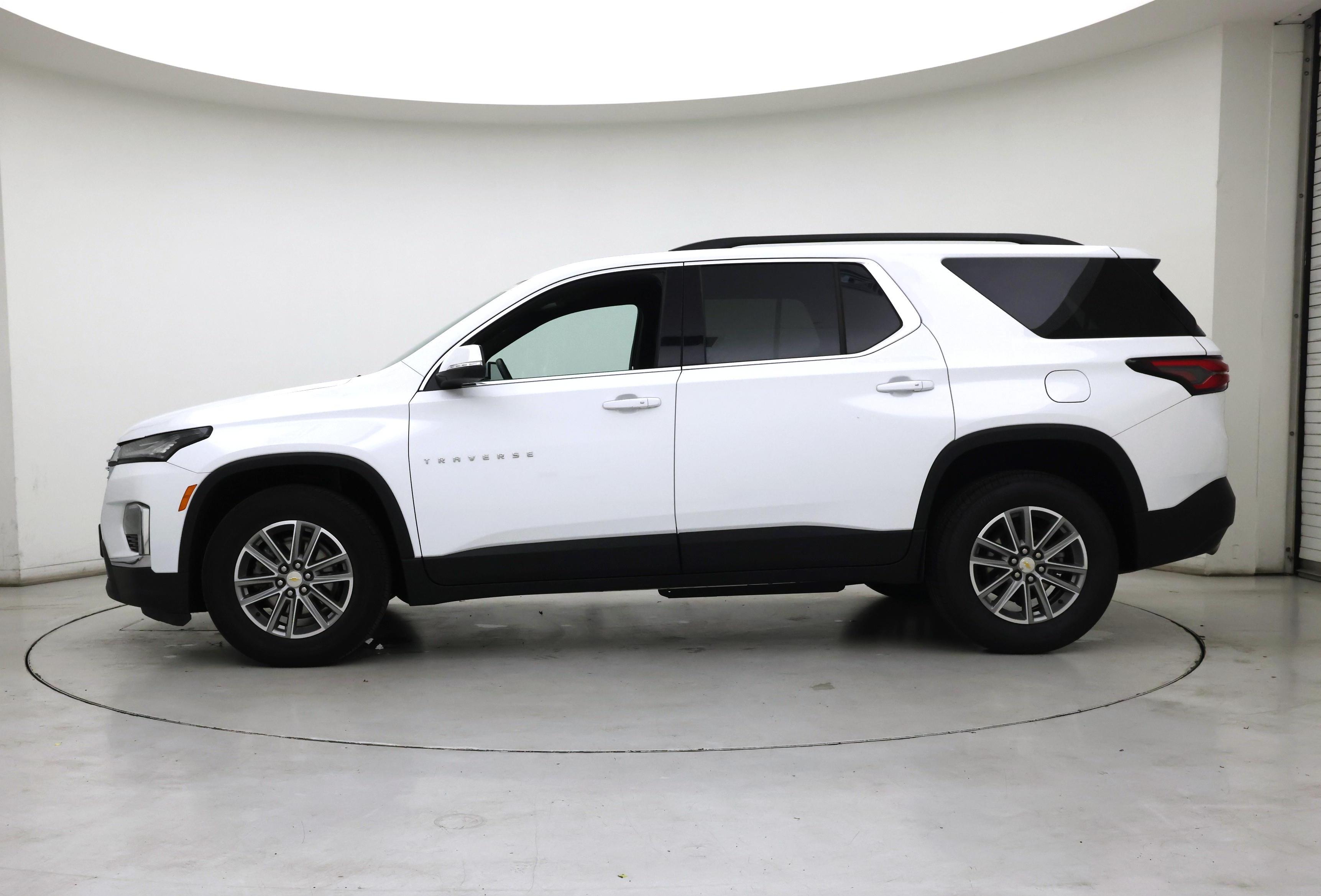 Thumbnail: 2023 Chevrolet Traverse - 3