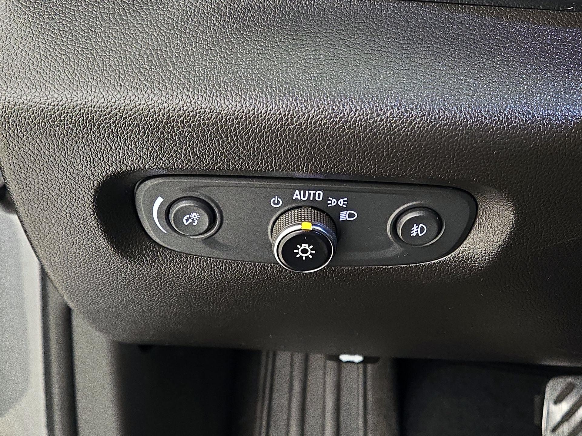 Thumbnail: 2021 Chevrolet Traverse - 13