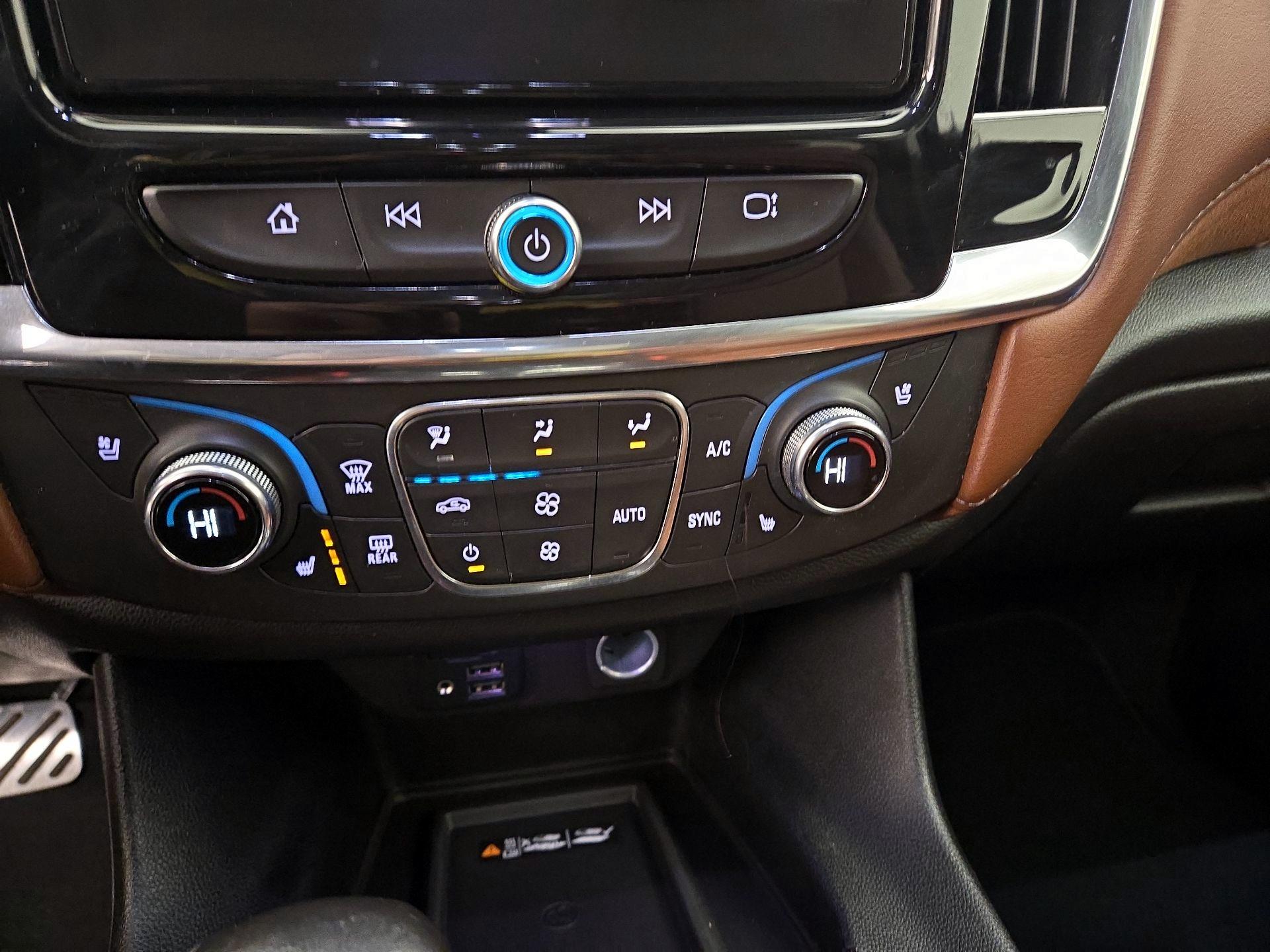 Thumbnail: 2021 Chevrolet Traverse - 16