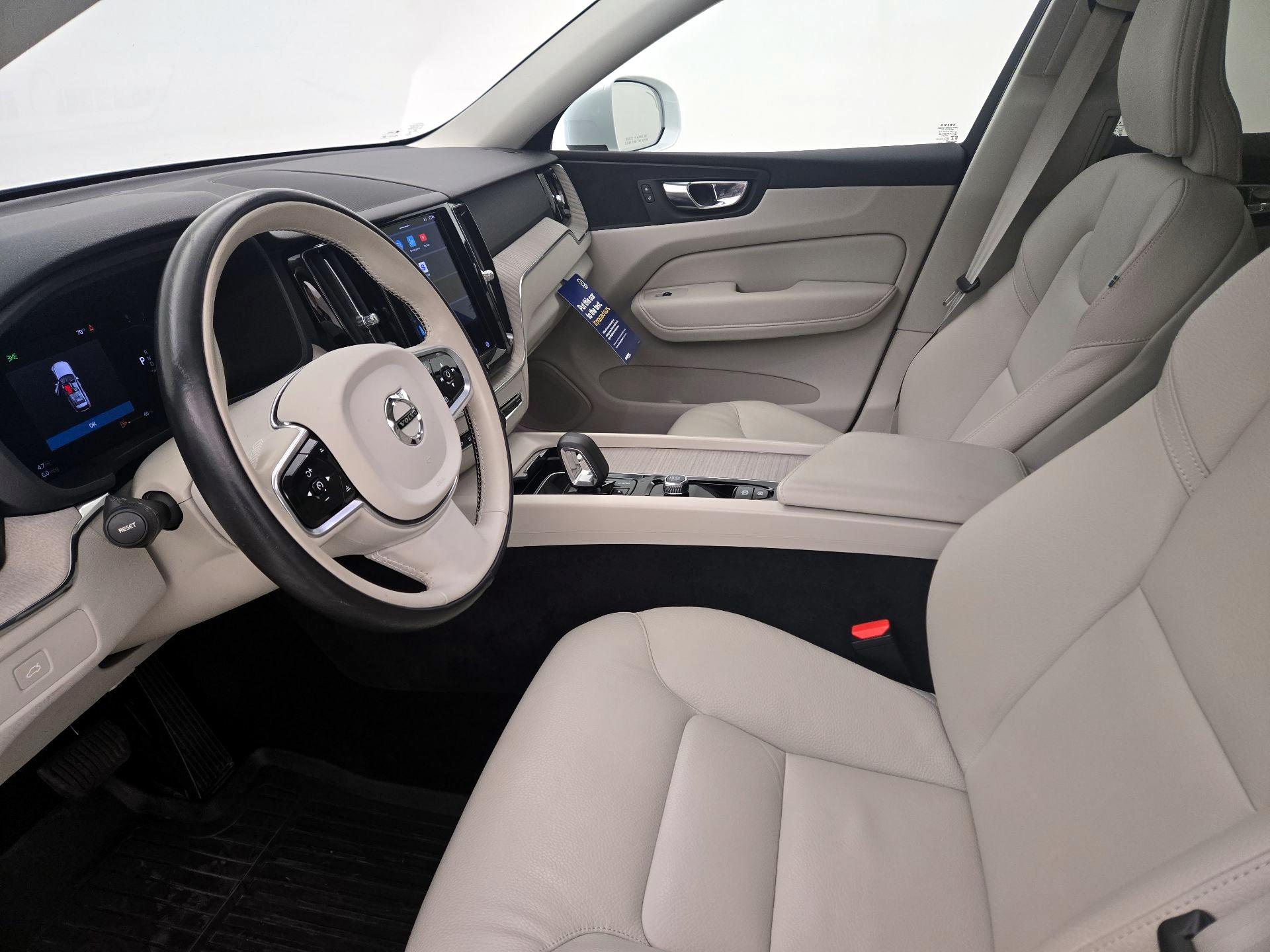 Thumbnail: 2023 Volvo XC60 - 11