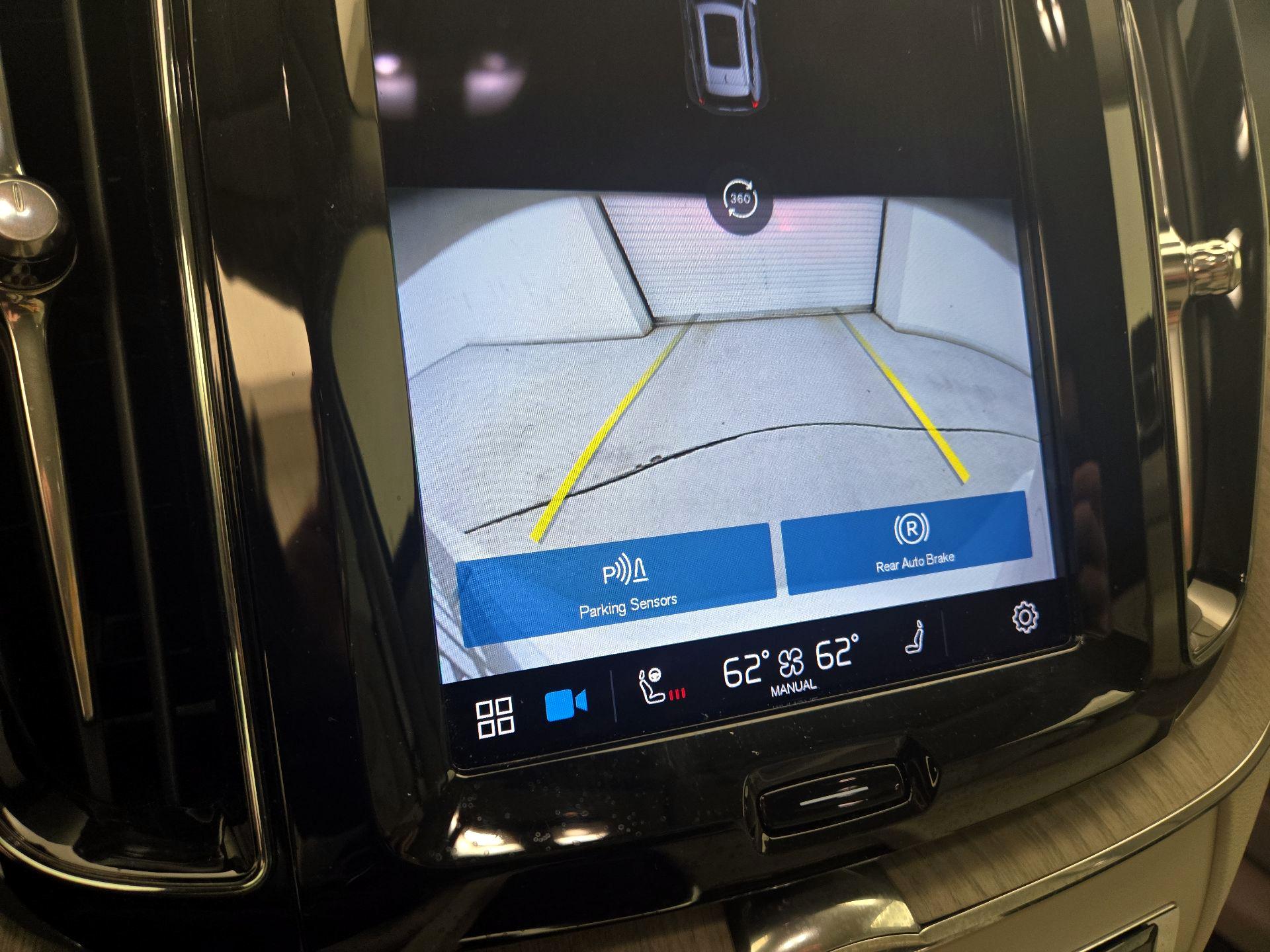 Thumbnail: 2023 Volvo XC60 - 14