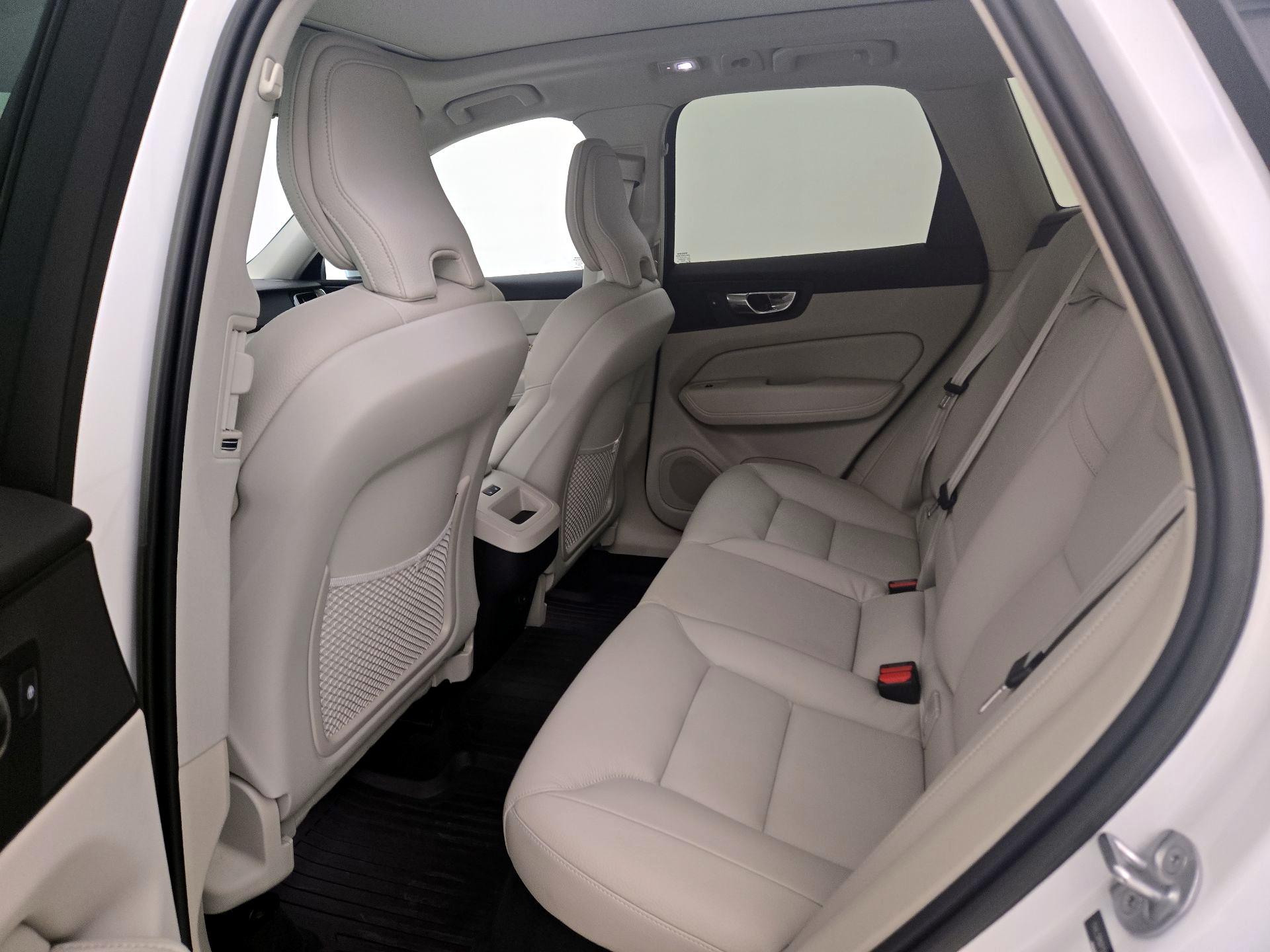 Thumbnail: 2023 Volvo XC60 - 19