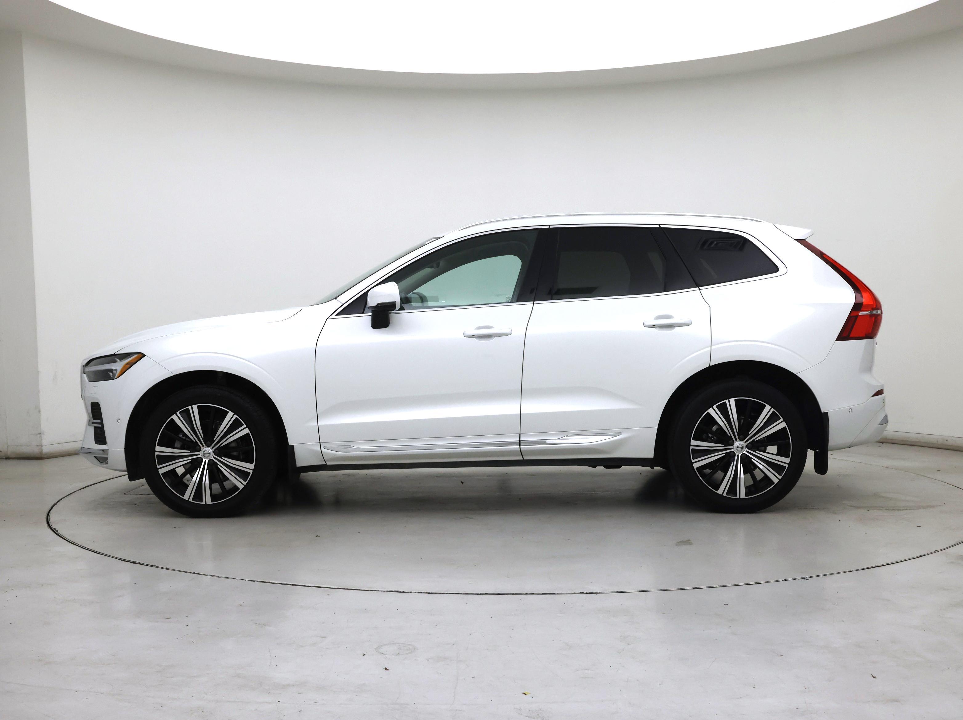 Thumbnail: 2023 Volvo XC60 - 3