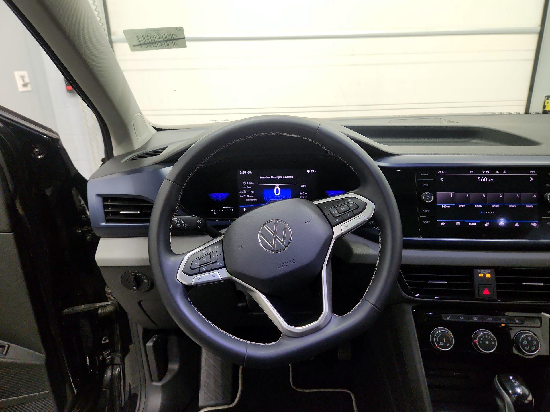 Thumbnail: 2023 Volkswagen Taos - 10