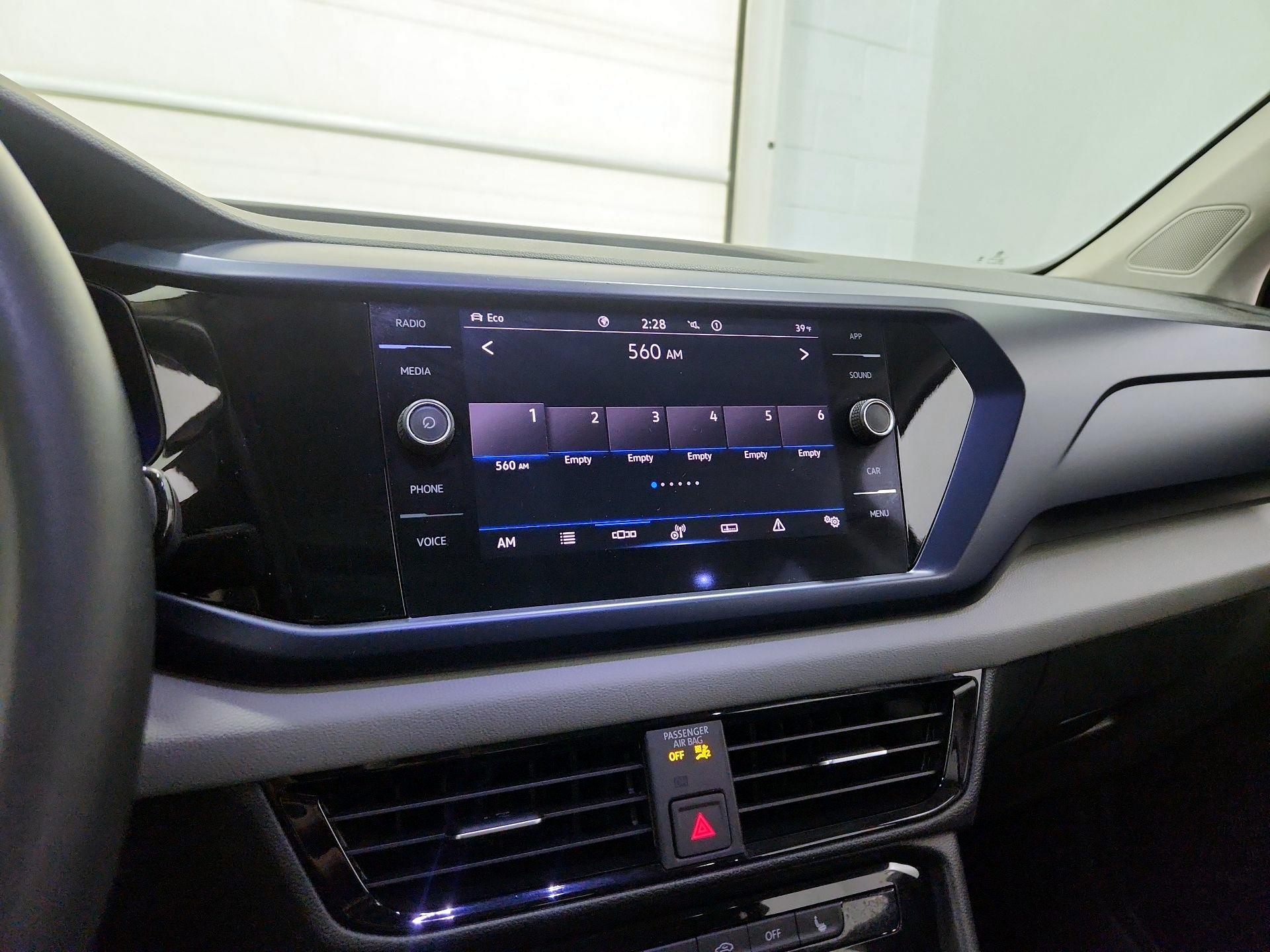 Thumbnail: 2023 Volkswagen Taos - 15