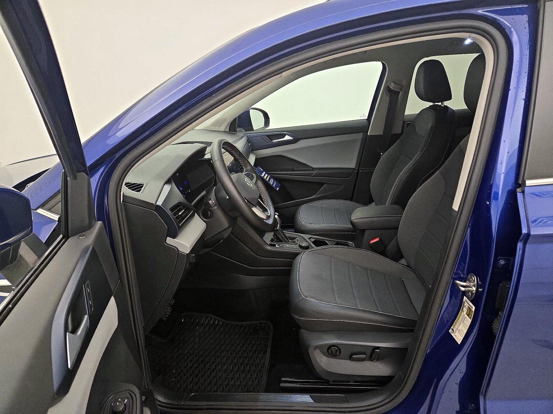 Thumbnail: 2022 Volkswagen Taos - 11