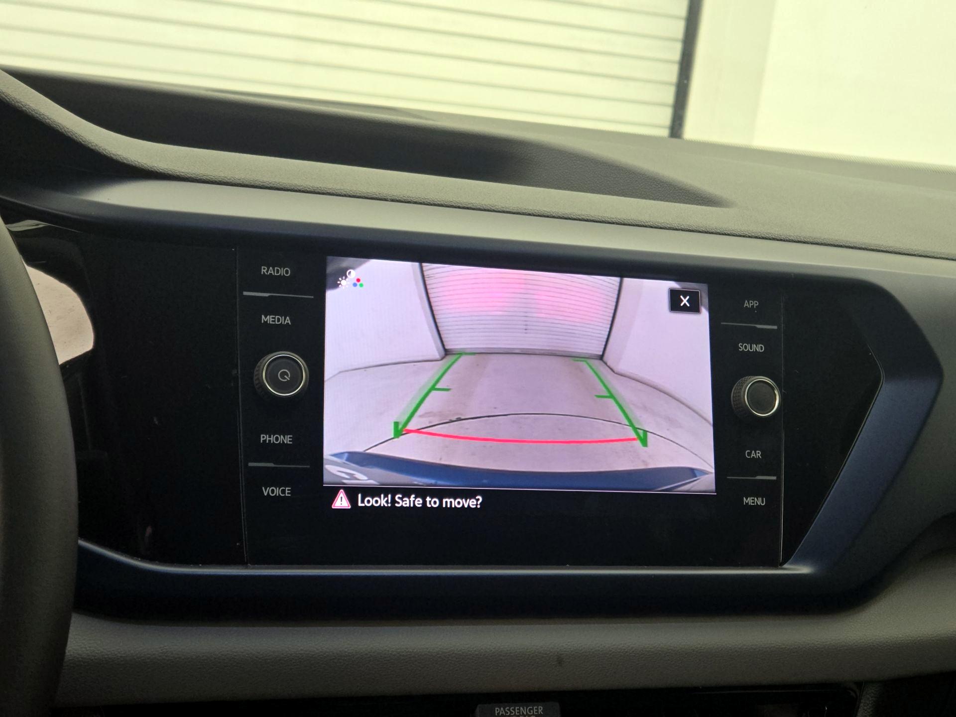 Thumbnail: 2022 Volkswagen Taos - 14