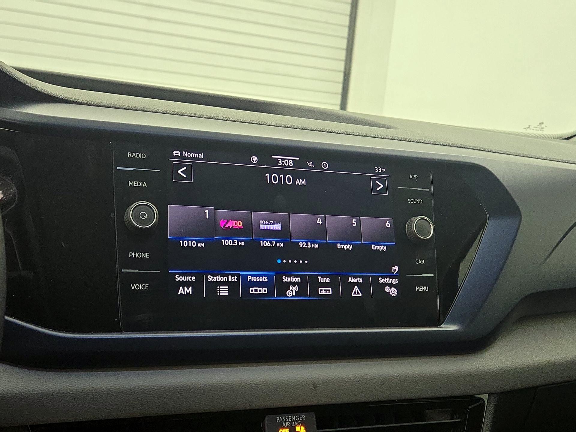 Thumbnail: 2022 Volkswagen Taos - 15