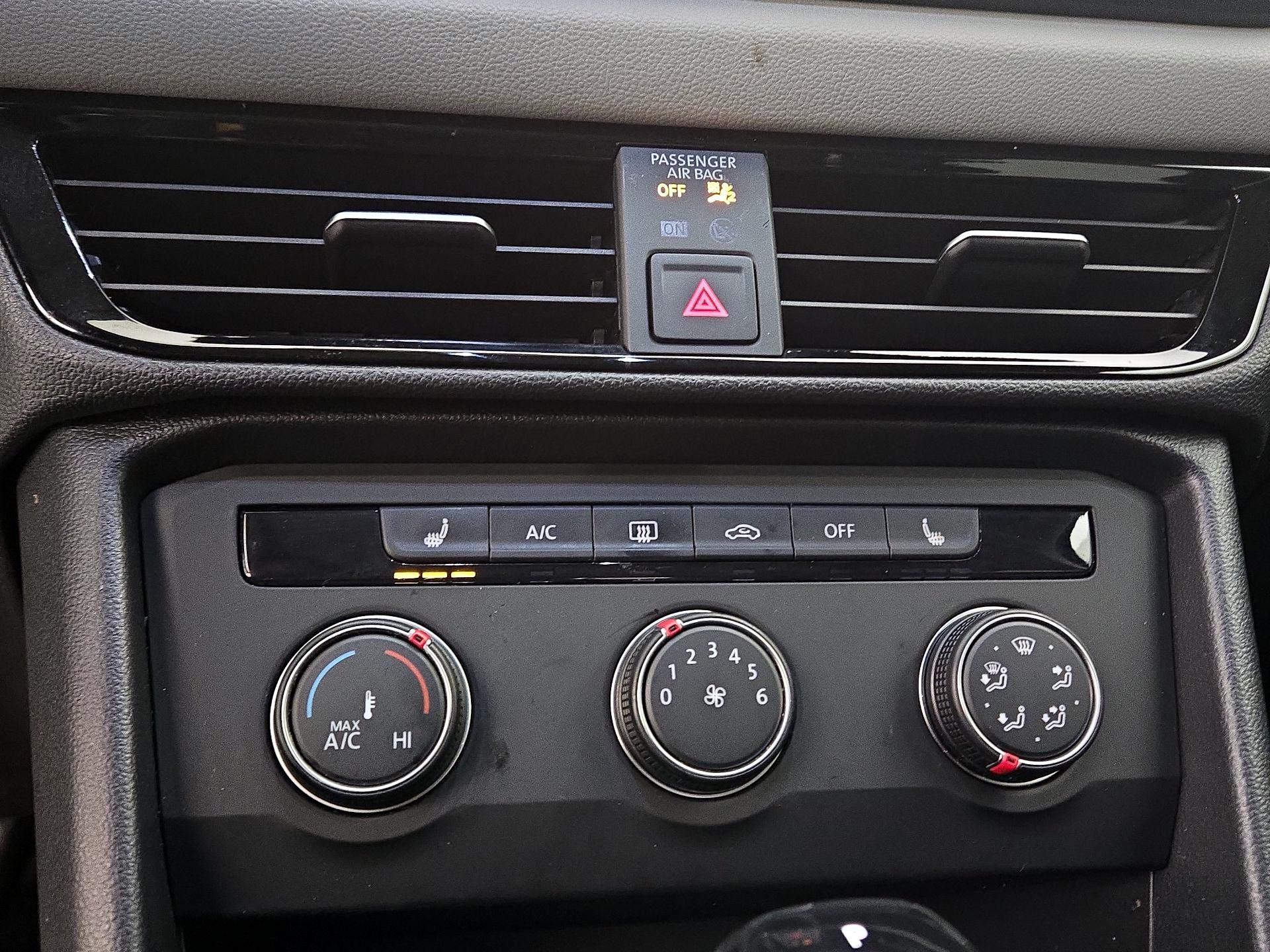 Thumbnail: 2022 Volkswagen Taos - 16