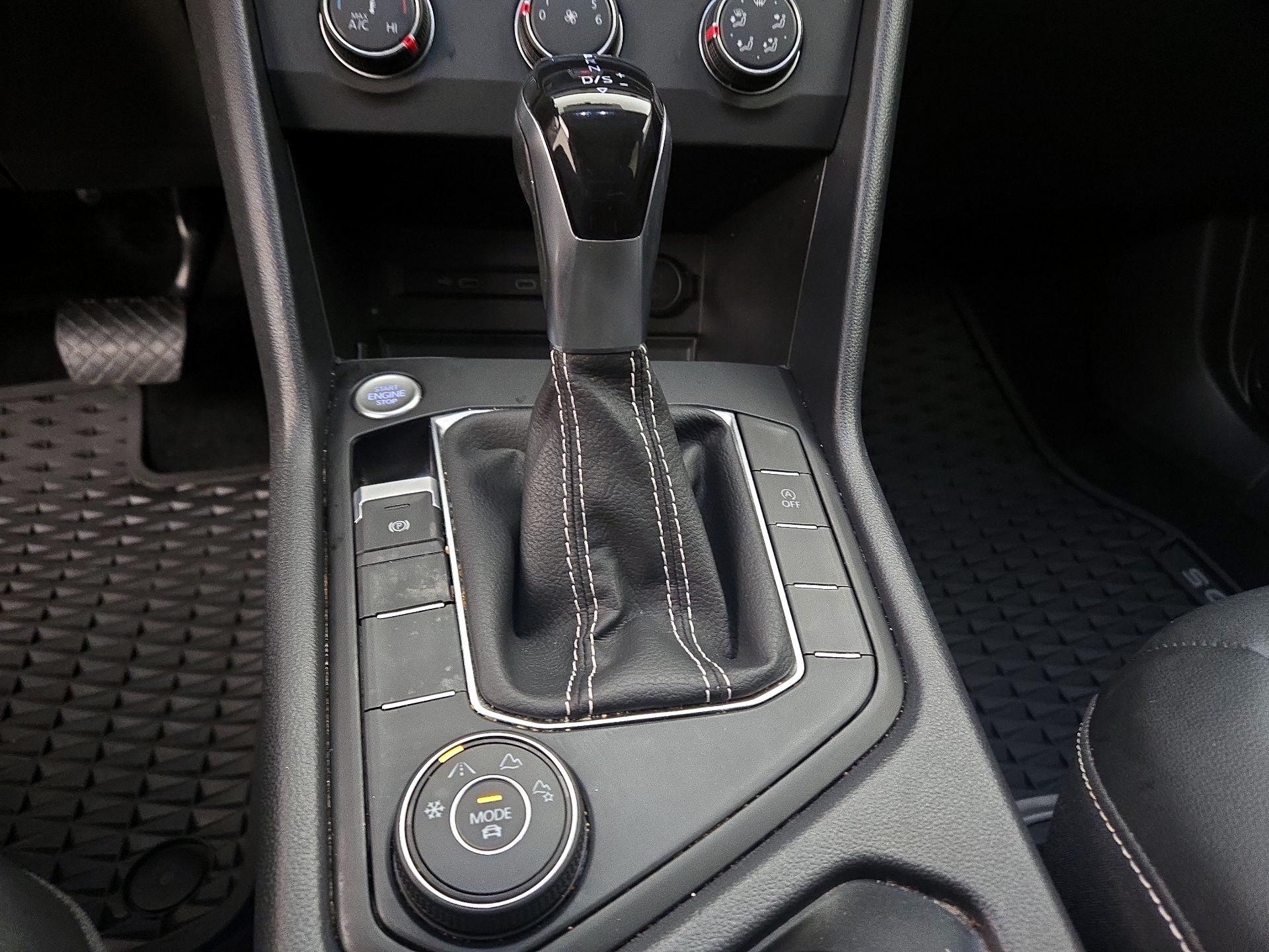 Thumbnail: 2022 Volkswagen Taos - 17