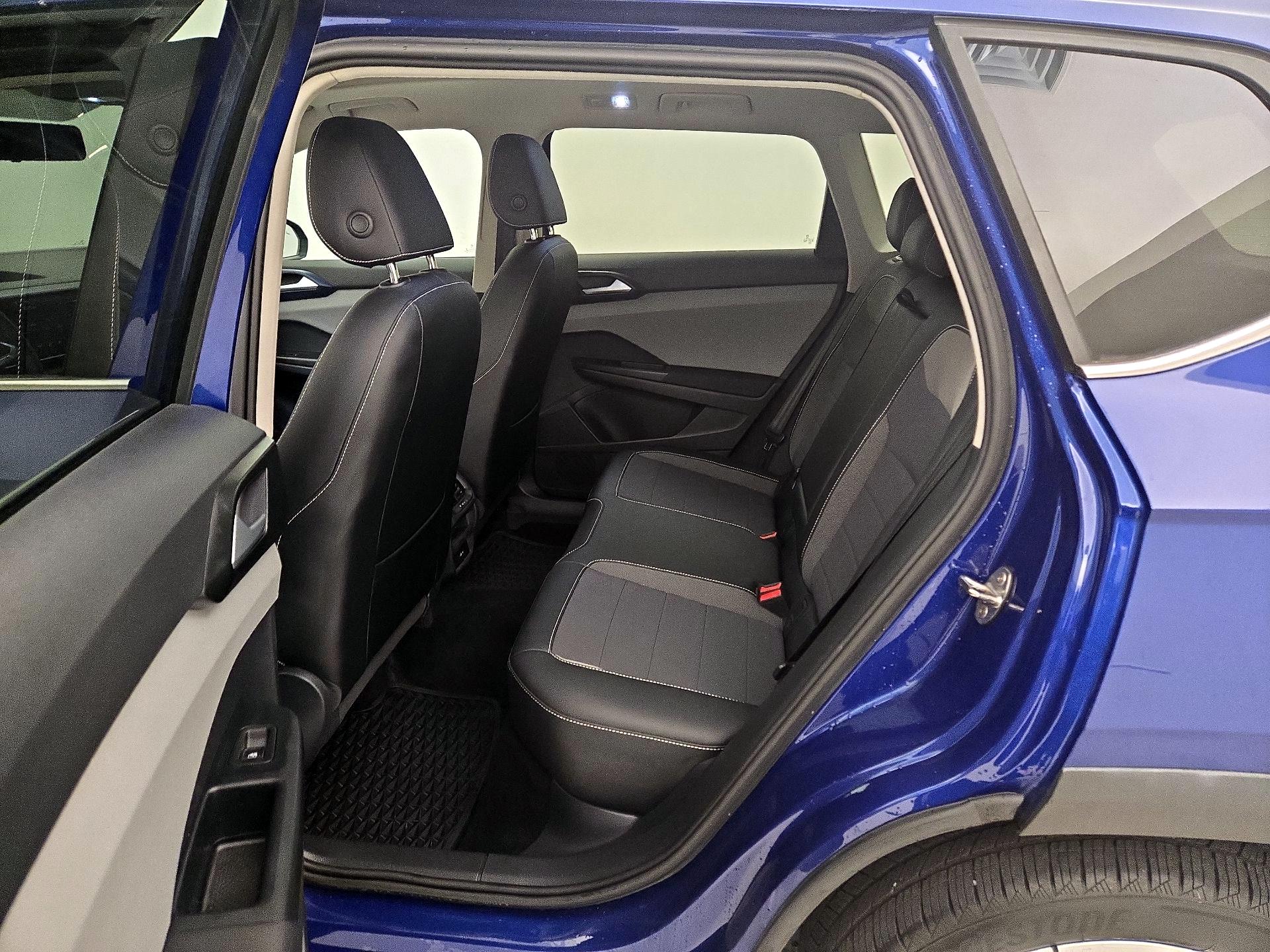 Thumbnail: 2022 Volkswagen Taos - 18