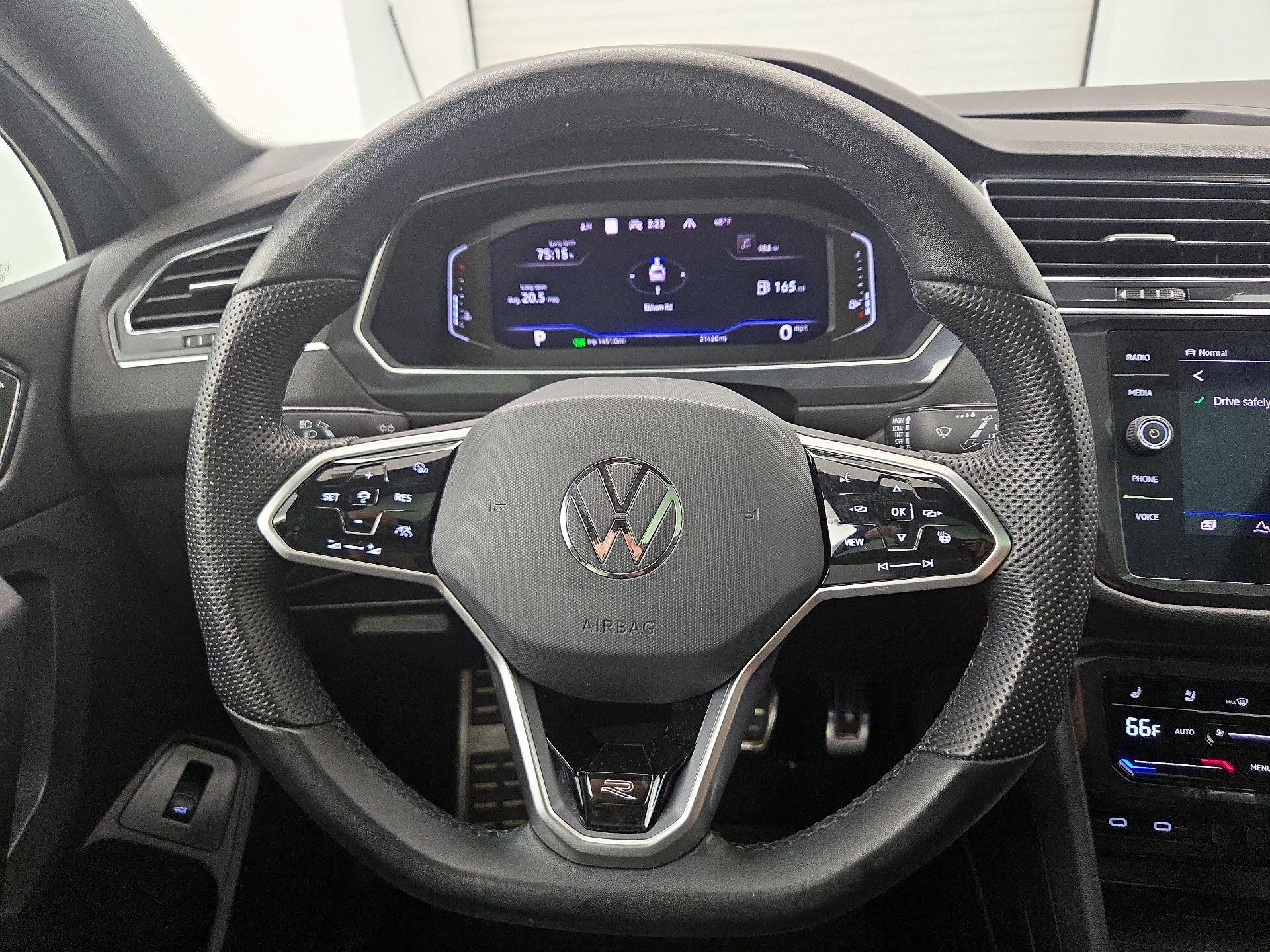 Thumbnail: 2022 Volkswagen Tiguan - 10