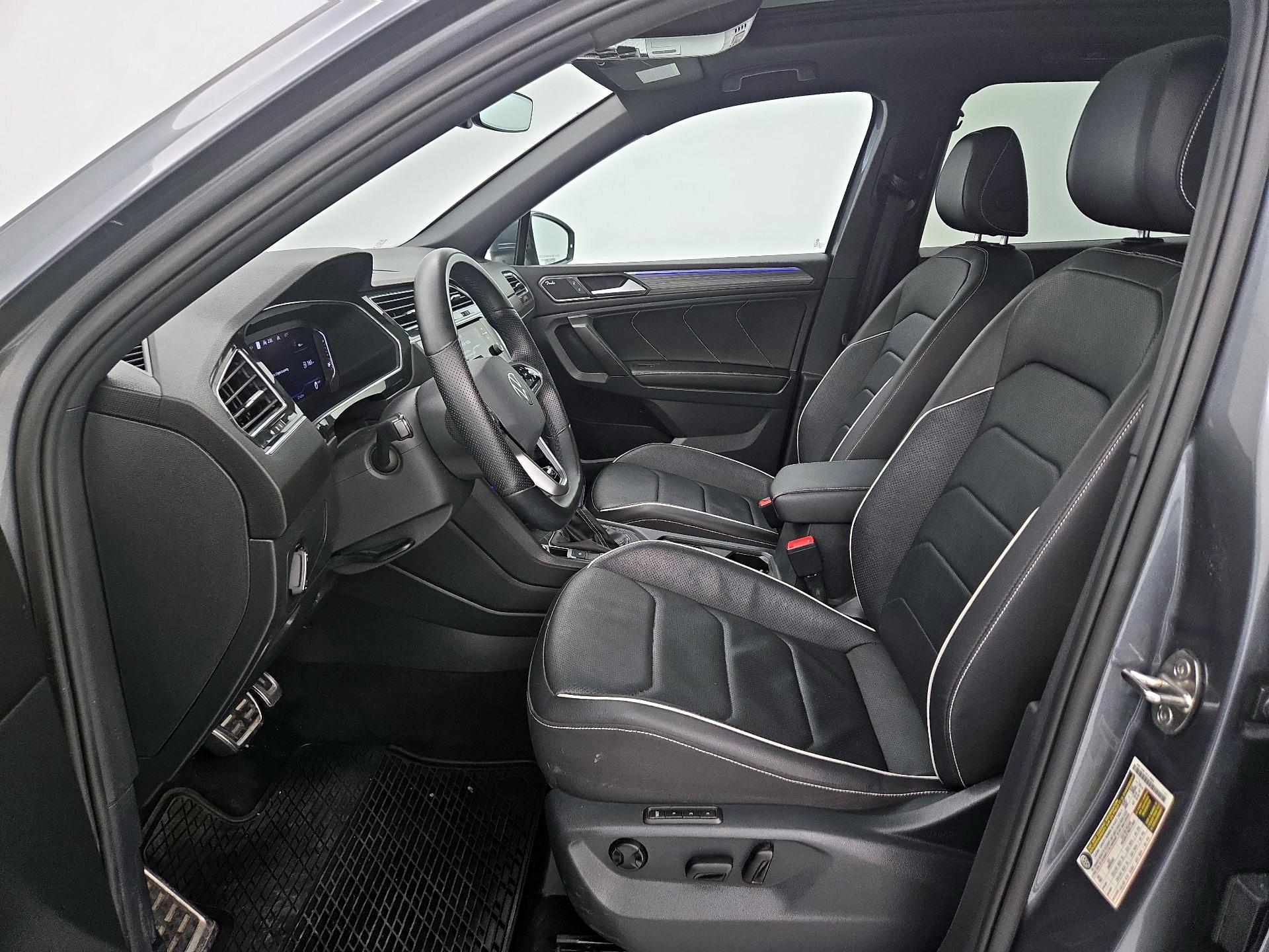 Thumbnail: 2022 Volkswagen Tiguan - 11