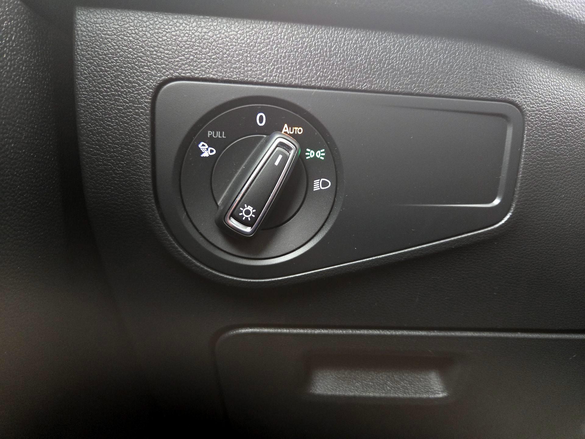 Thumbnail: 2022 Volkswagen Tiguan - 13