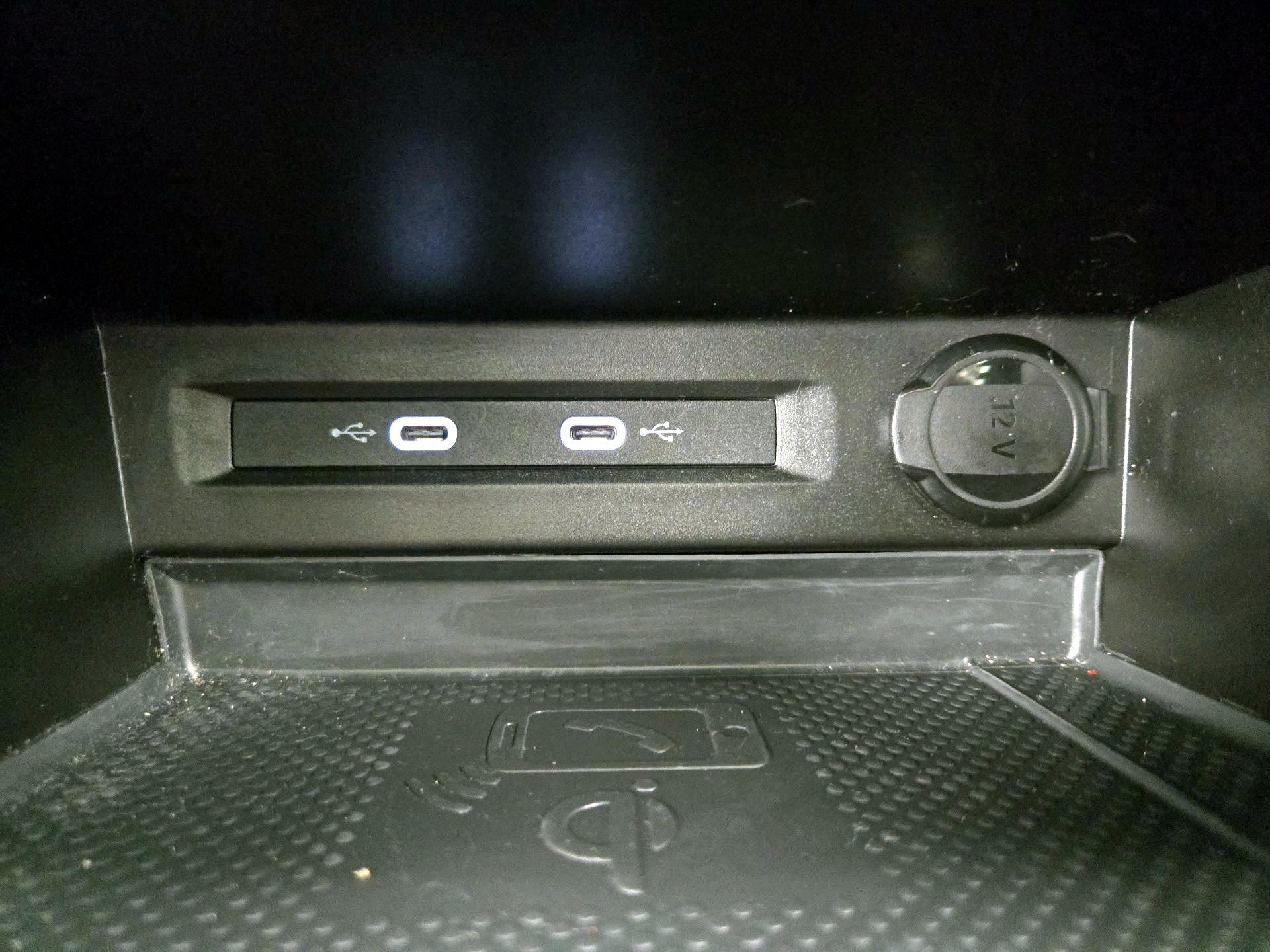 Thumbnail: 2022 Volkswagen Tiguan - 19