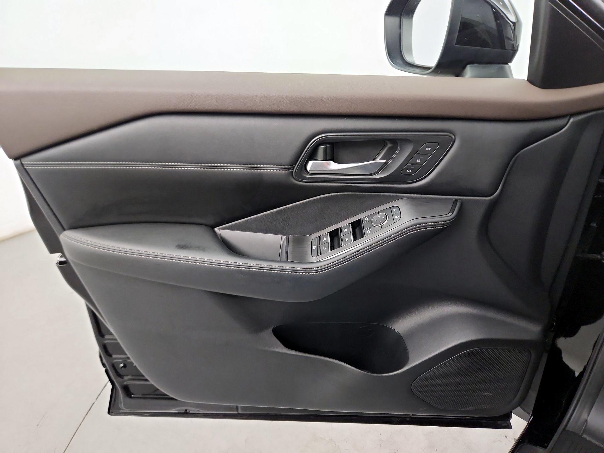 Thumbnail: 2023 Nissan Rogue - 10