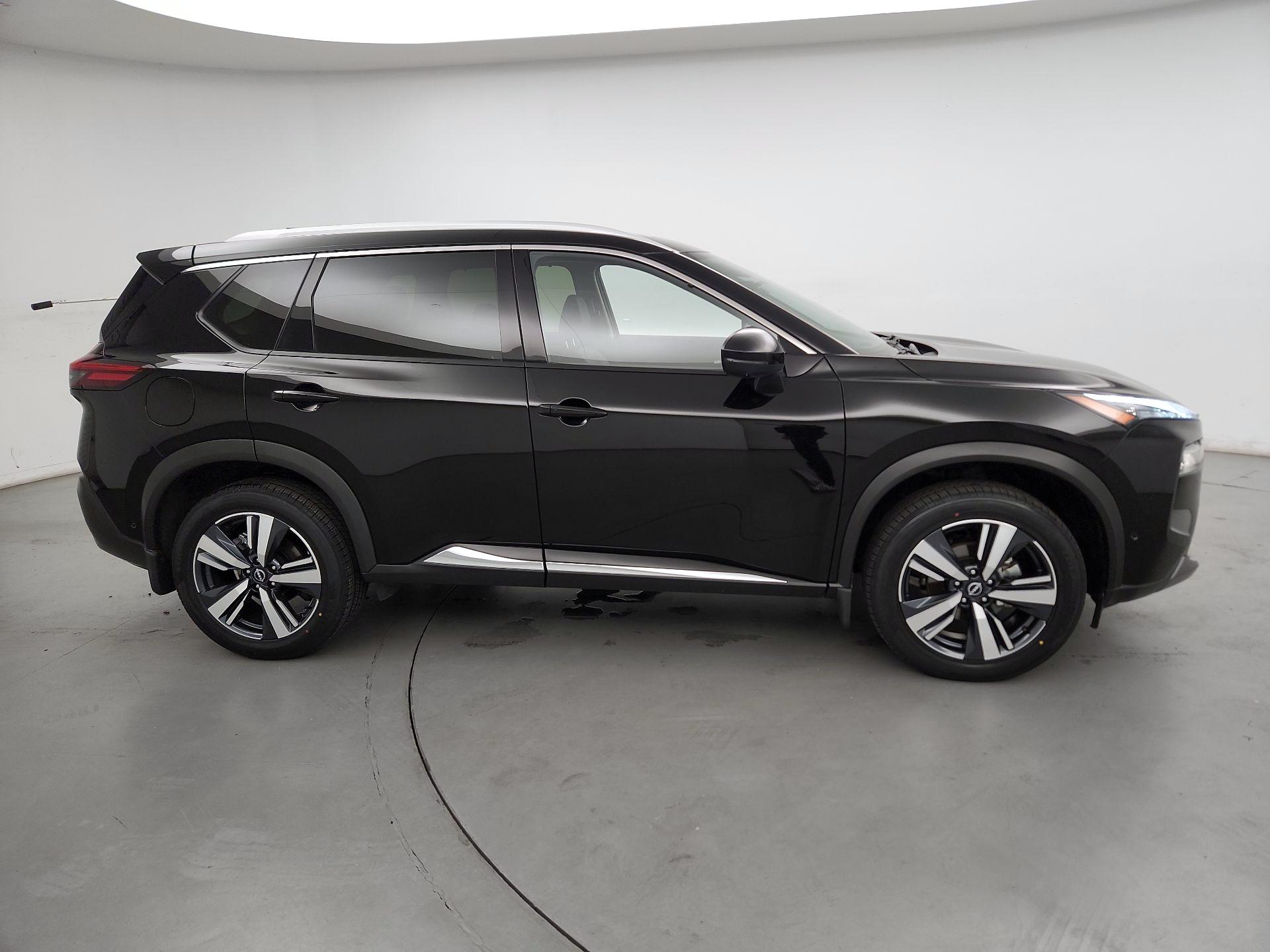 Thumbnail: 2023 Nissan Rogue - 4