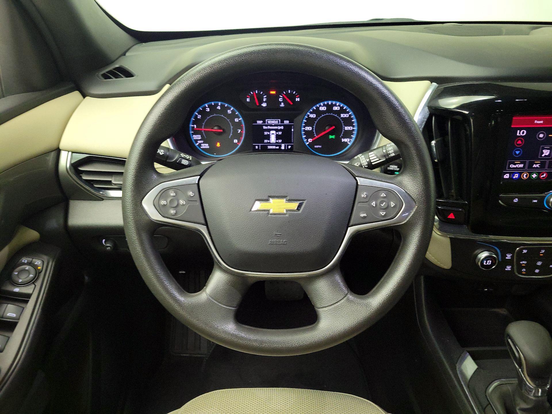 Thumbnail: 2023 Chevrolet Traverse - 10