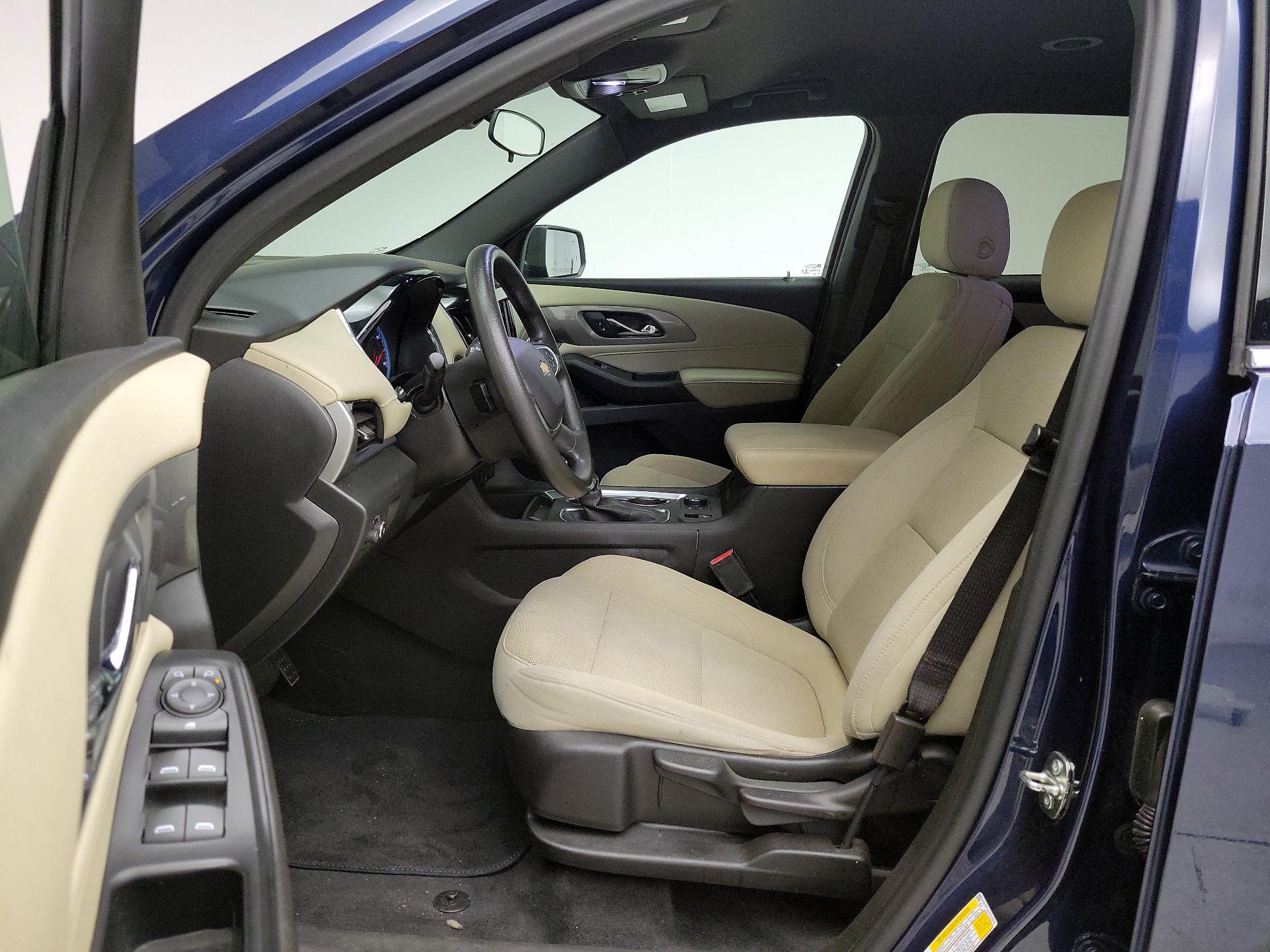 Thumbnail: 2023 Chevrolet Traverse - 11