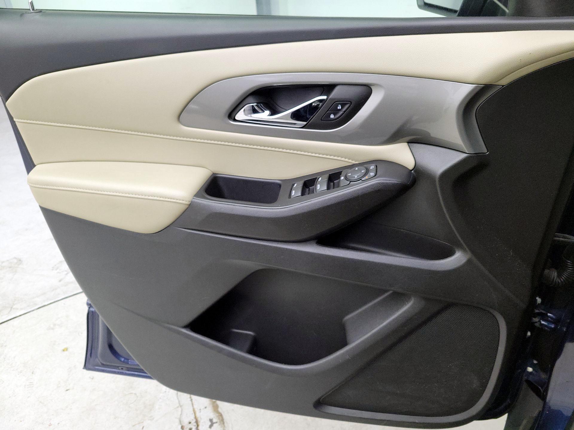 Thumbnail: 2023 Chevrolet Traverse - 12