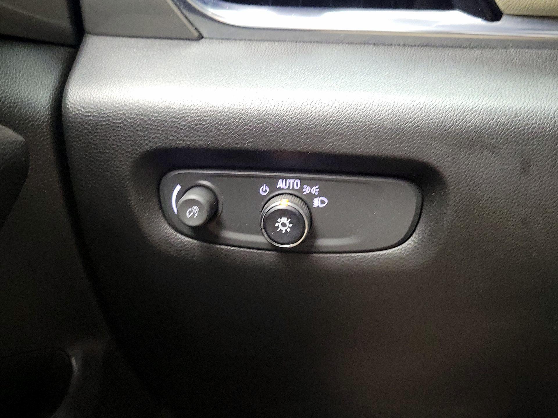 Thumbnail: 2023 Chevrolet Traverse - 13