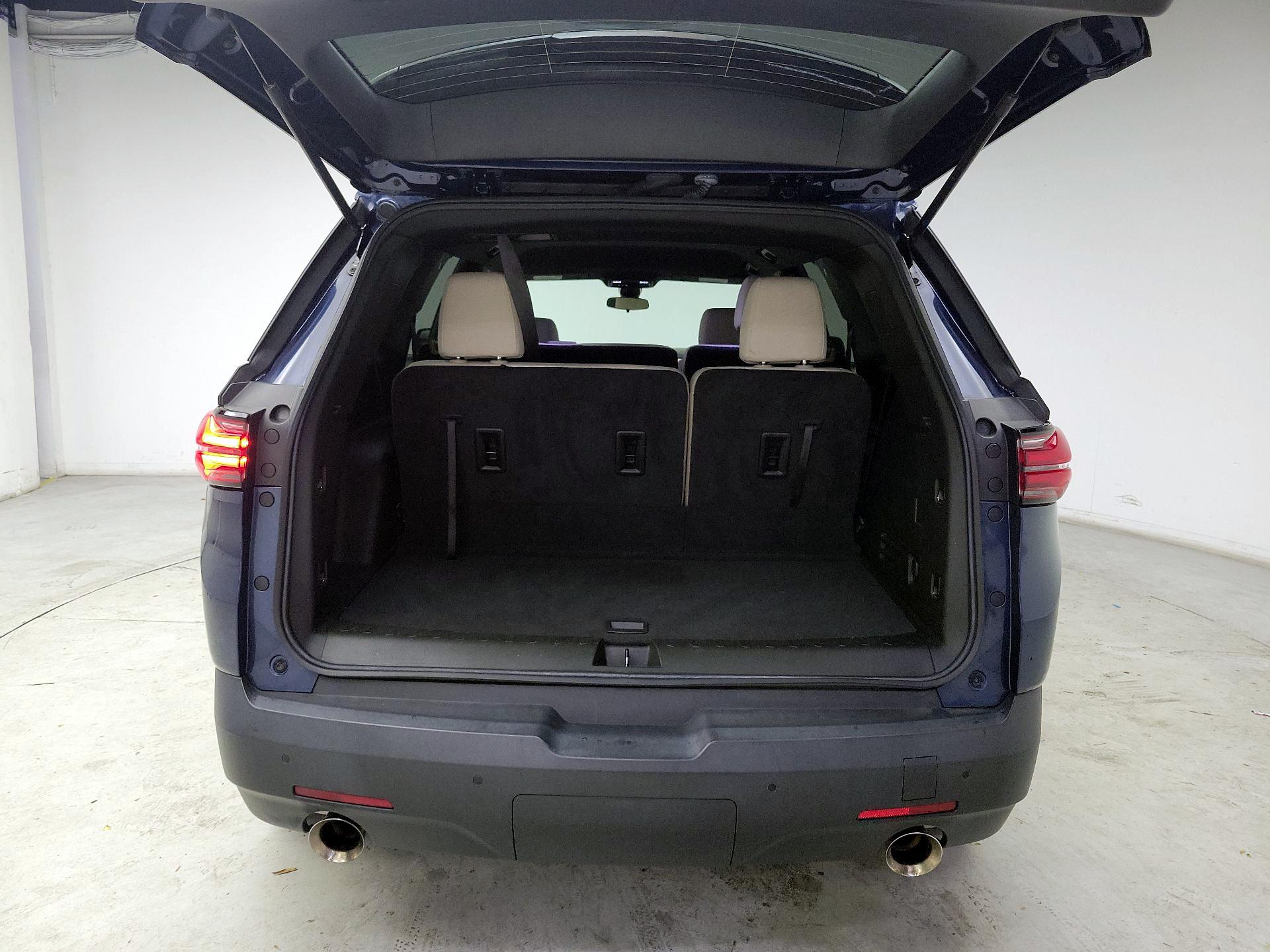 Thumbnail: 2023 Chevrolet Traverse - 20