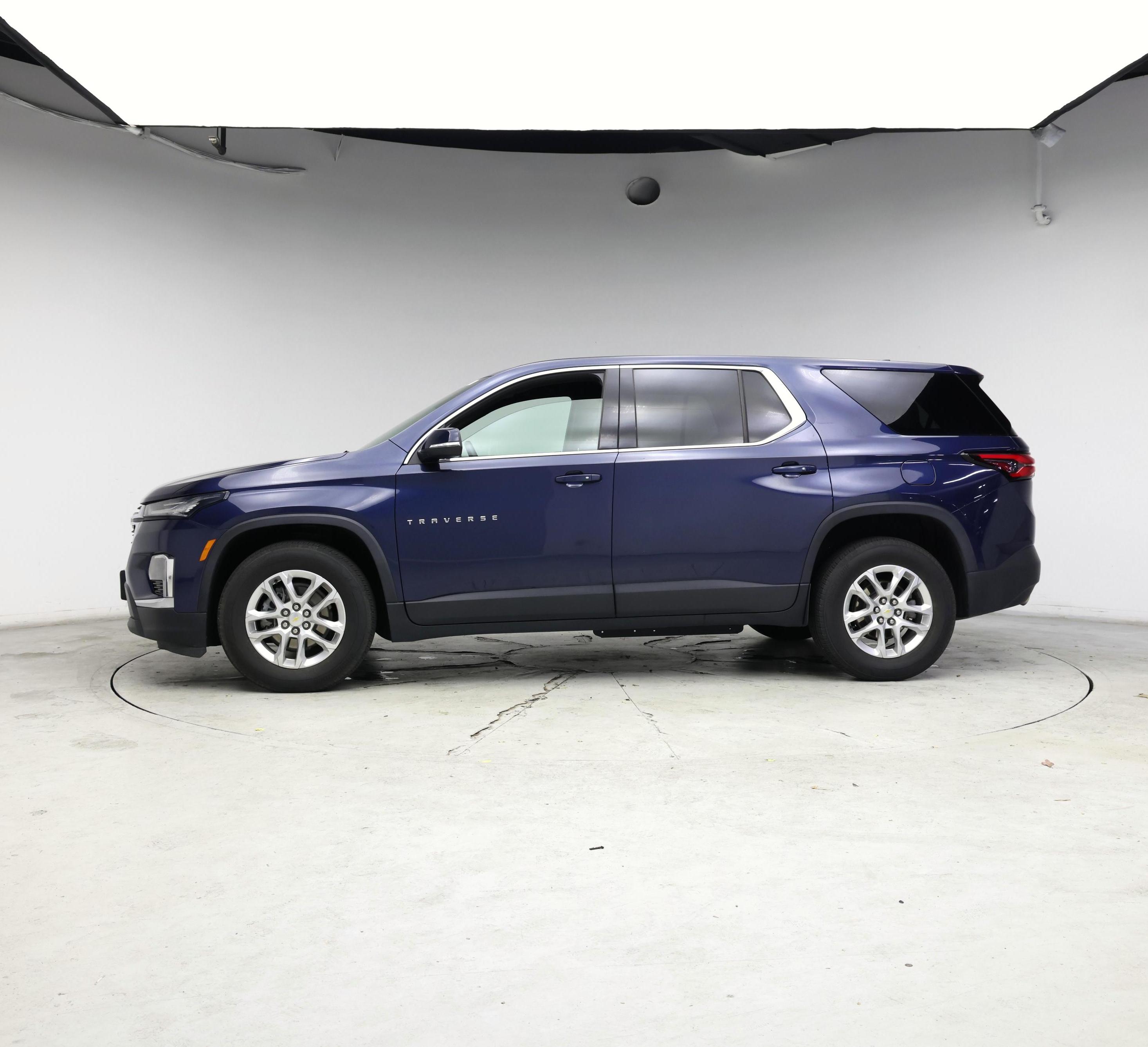 Thumbnail: 2023 Chevrolet Traverse - 3