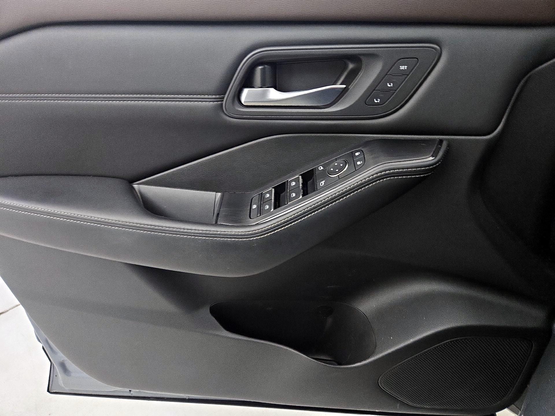 Thumbnail: 2023 Nissan Rogue - 12