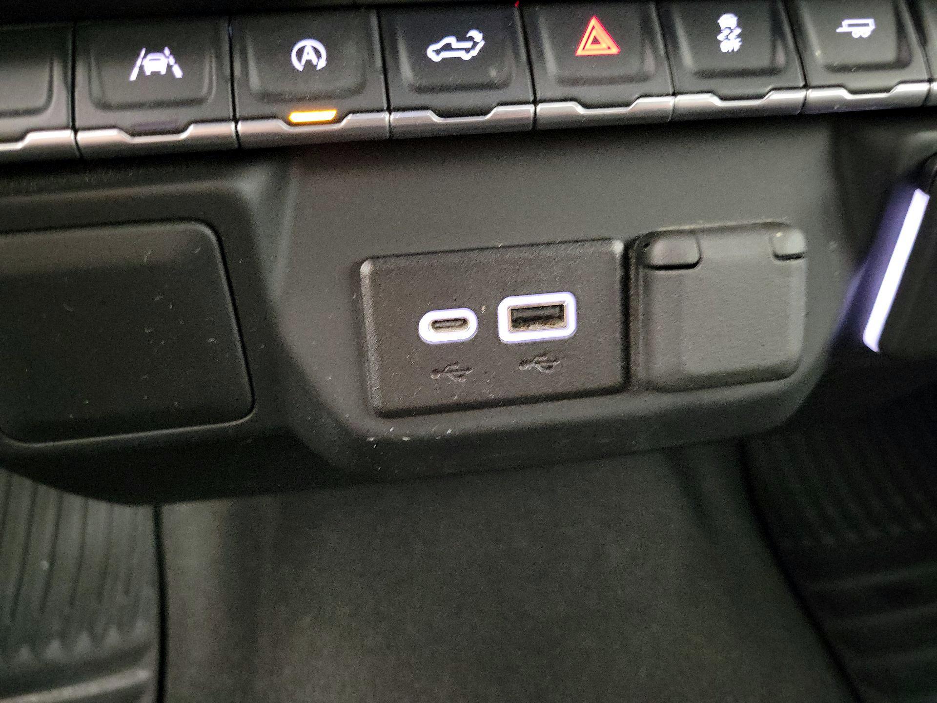 Thumbnail: 2022 Chevrolet Silverado 1500 - 16