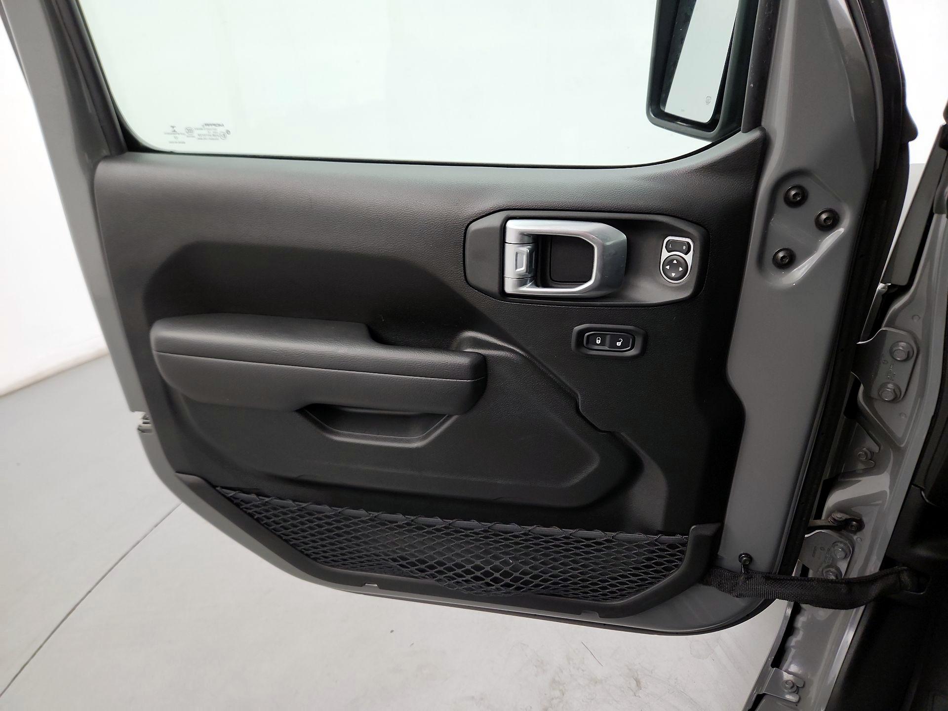 Thumbnail: 2022 Jeep Wrangler - 10