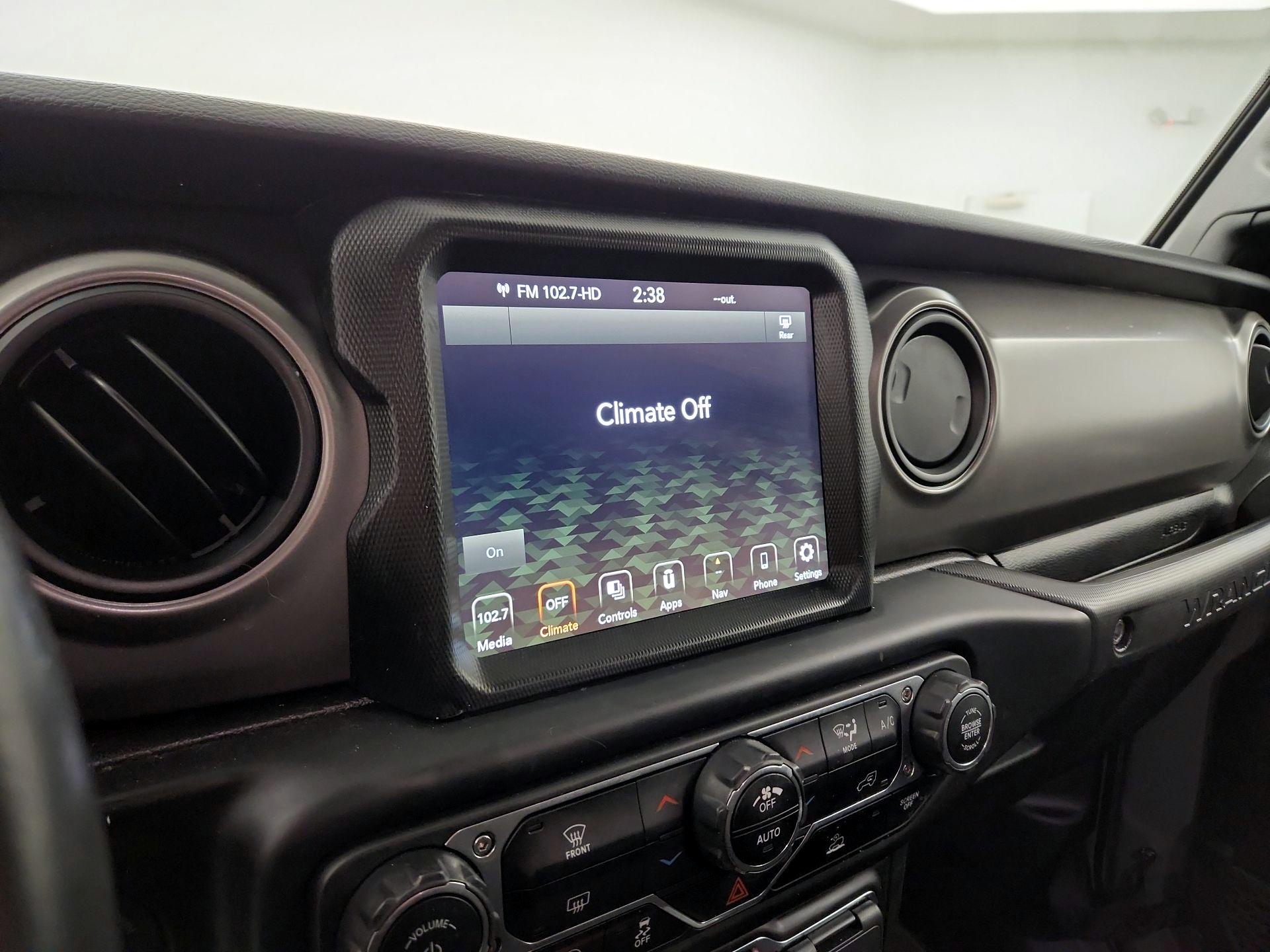 Thumbnail: 2022 Jeep Wrangler - 14