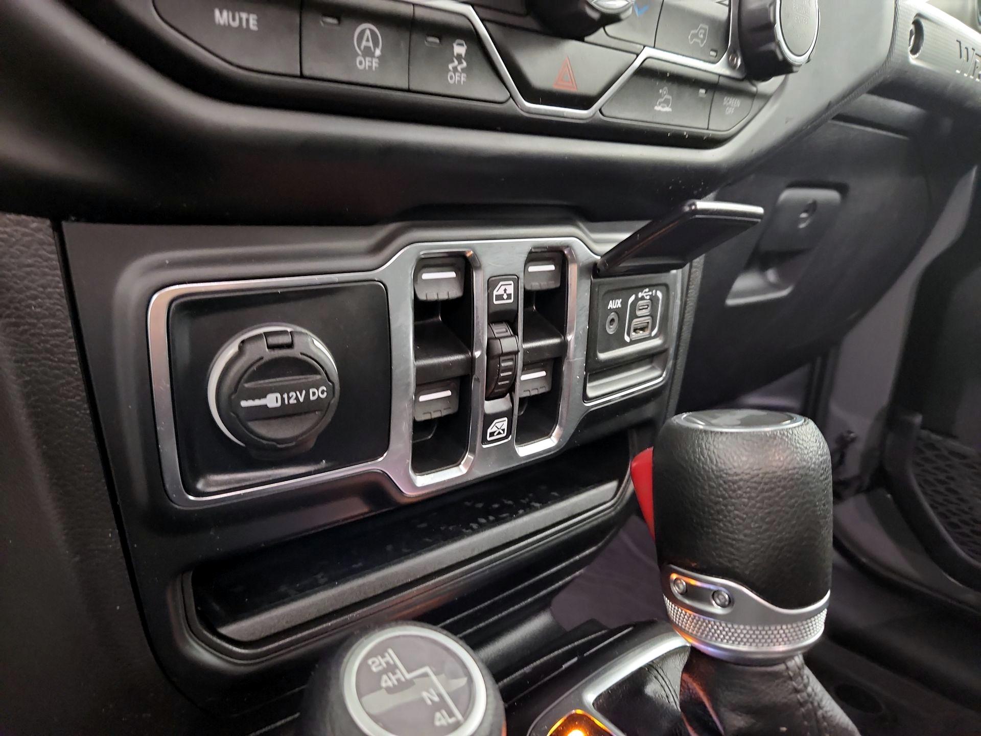 Thumbnail: 2022 Jeep Wrangler - 17