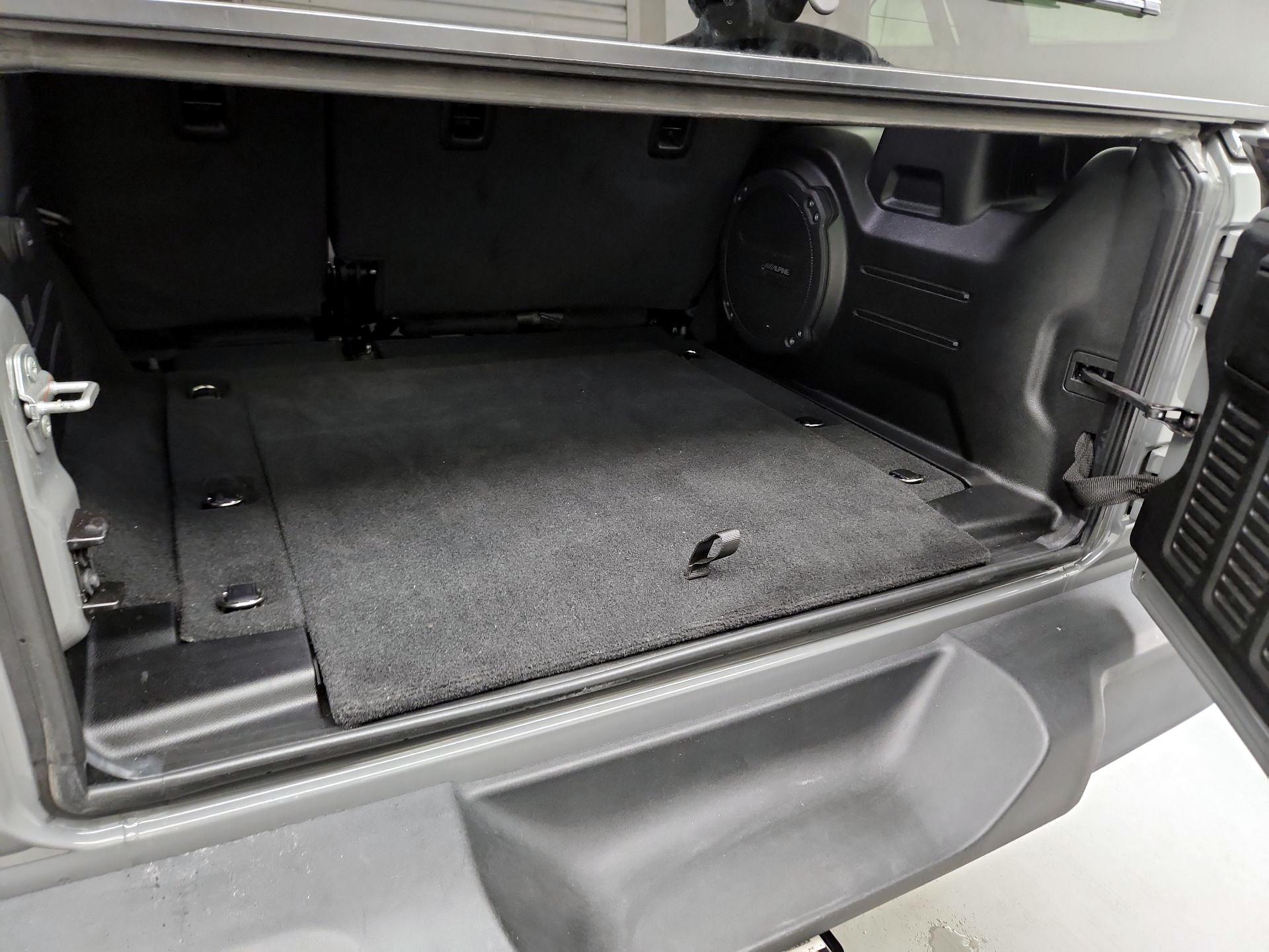 Thumbnail: 2022 Jeep Wrangler - 19