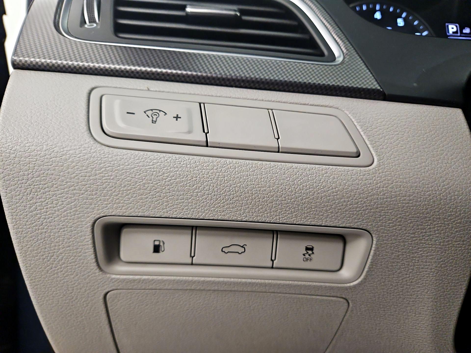 Thumbnail: 2017 Hyundai Sonata - 13