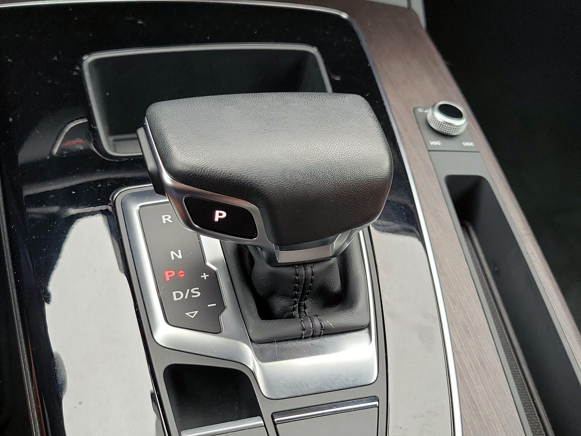 Thumbnail: 2022 Audi Q5 - 17