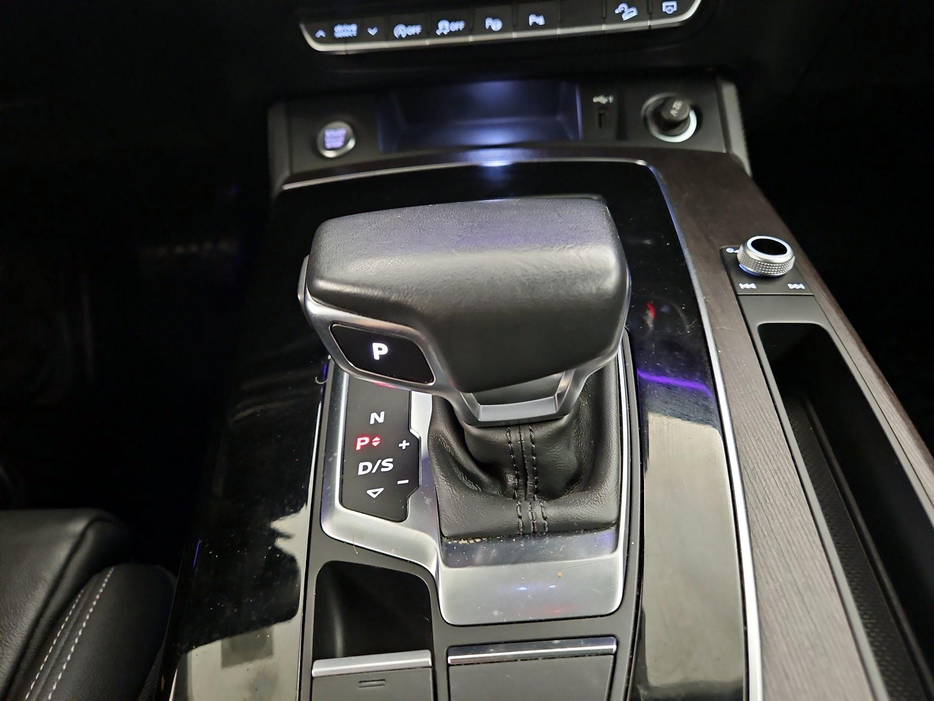 Thumbnail: 2022 Audi Q5 - 18