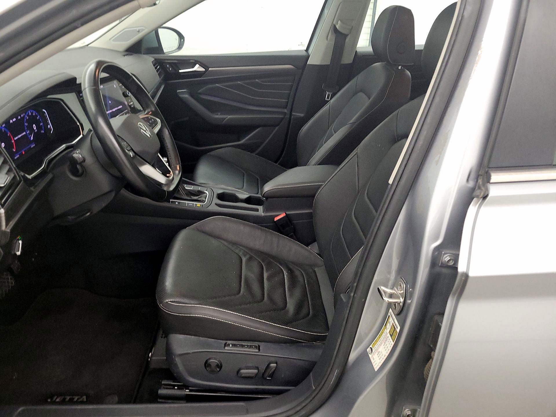 Thumbnail: 2023 Volkswagen Jetta - 11