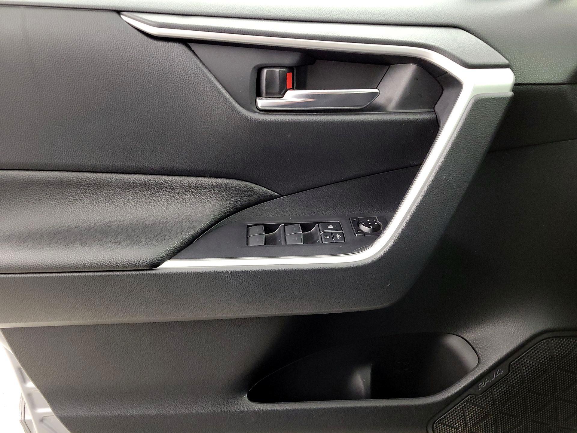 Thumbnail: 2023 Toyota RAV4 - 12