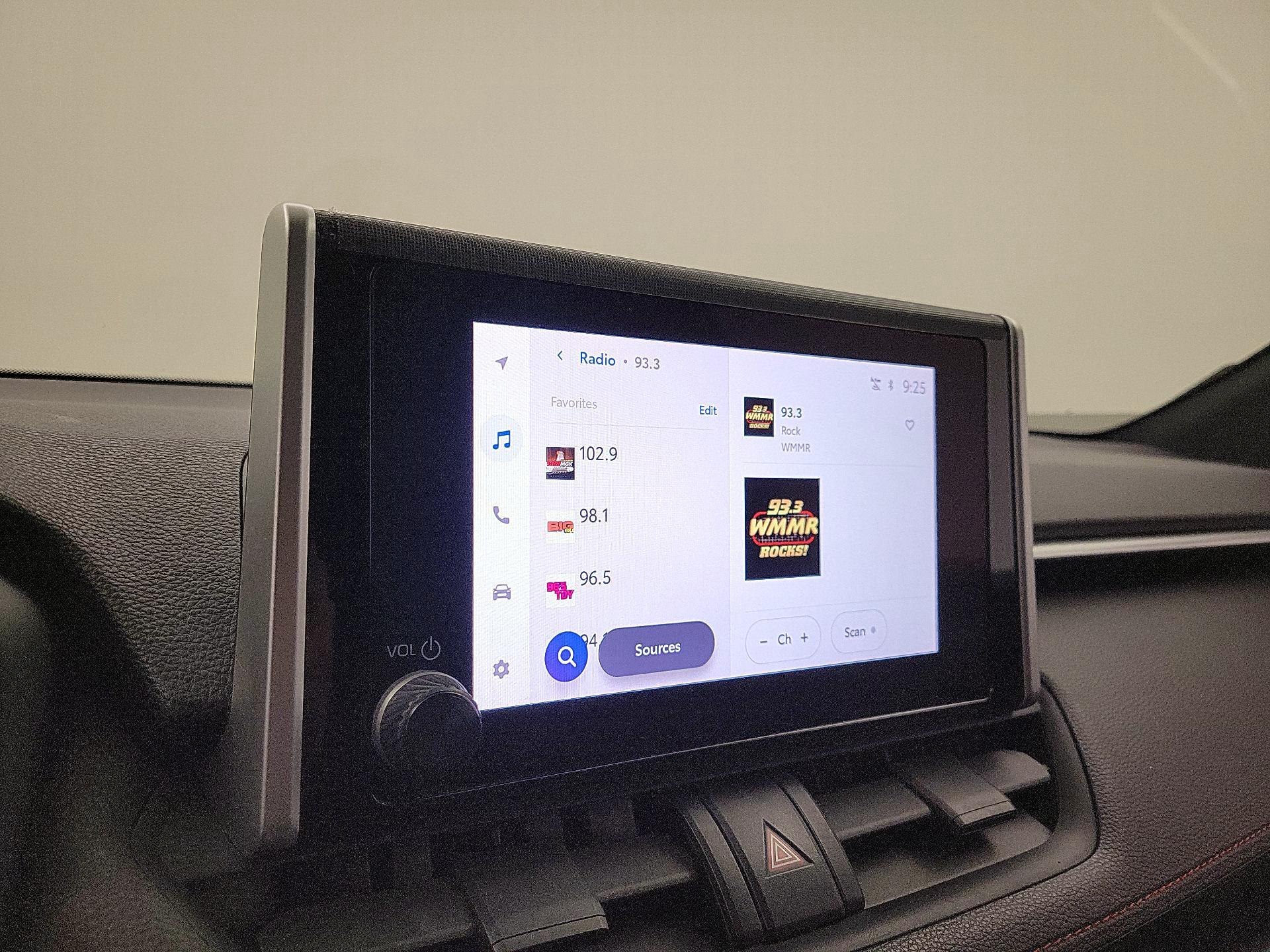 Thumbnail: 2023 Toyota RAV4 - 15