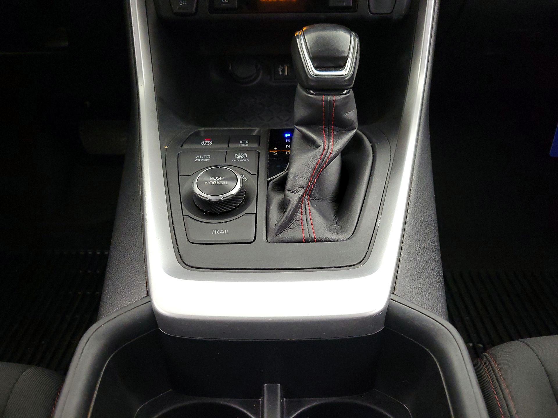 Thumbnail: 2023 Toyota RAV4 - 17