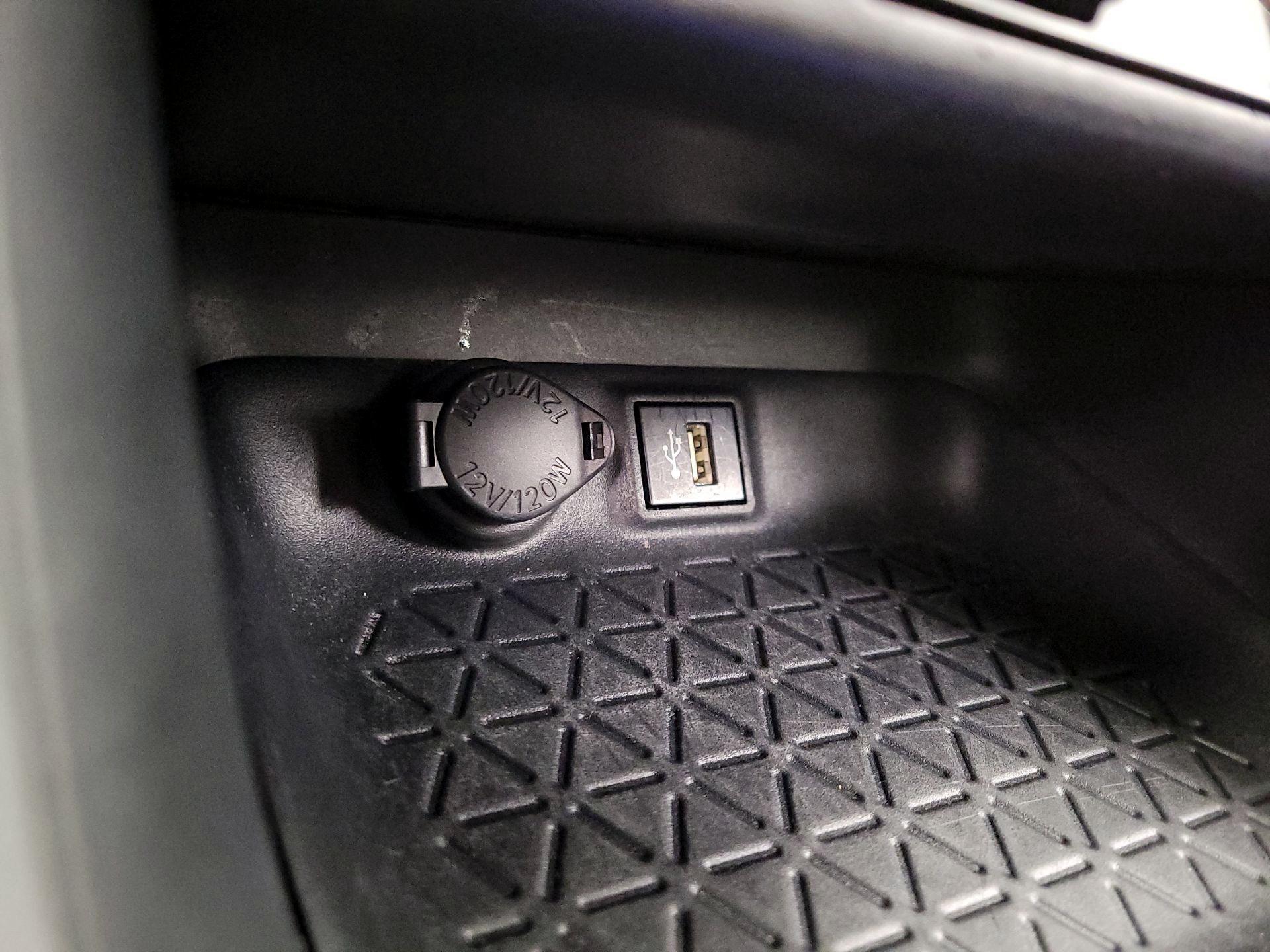 Thumbnail: 2023 Toyota RAV4 - 18