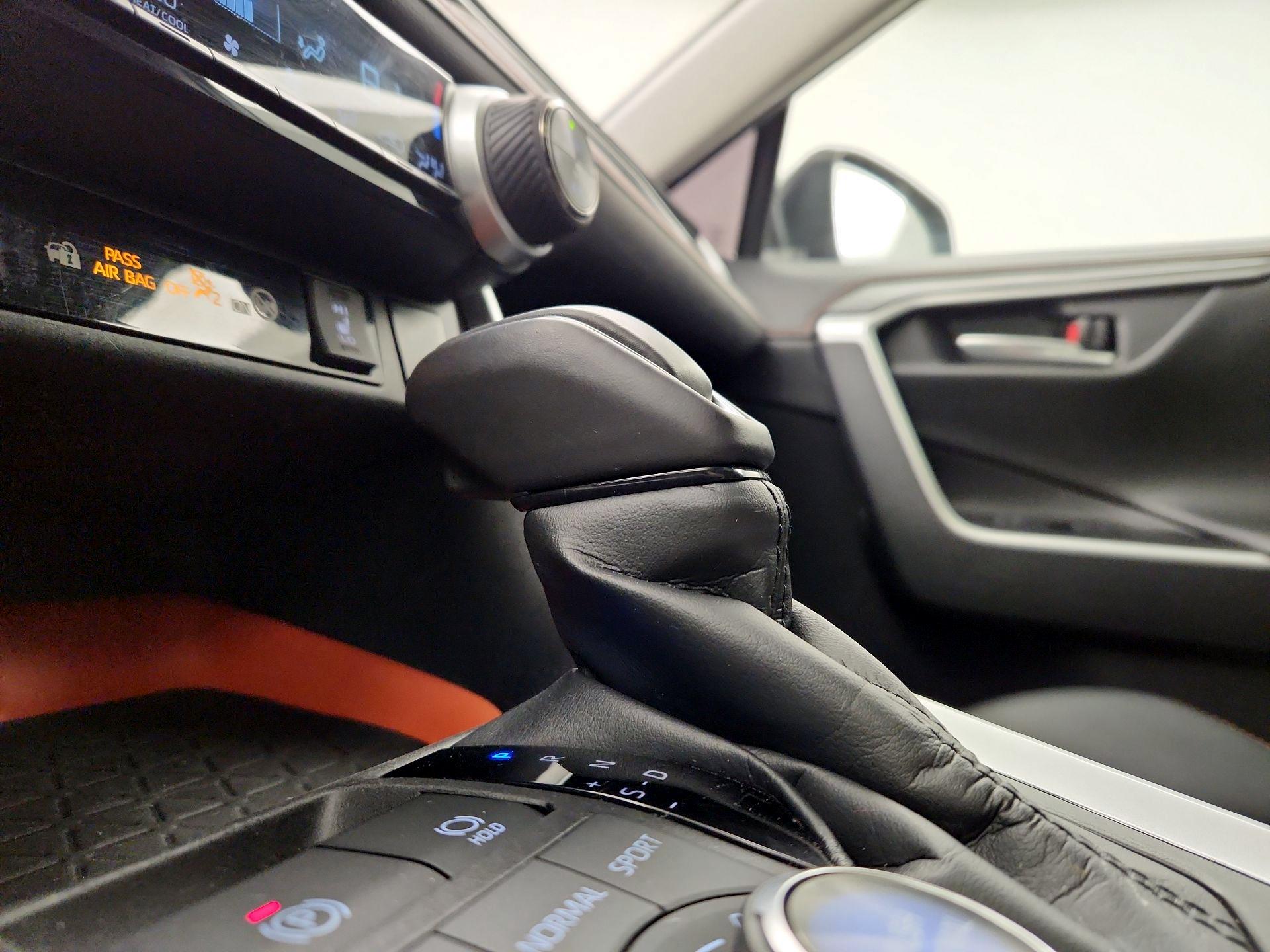 Thumbnail: 2023 Toyota RAV4 - 17