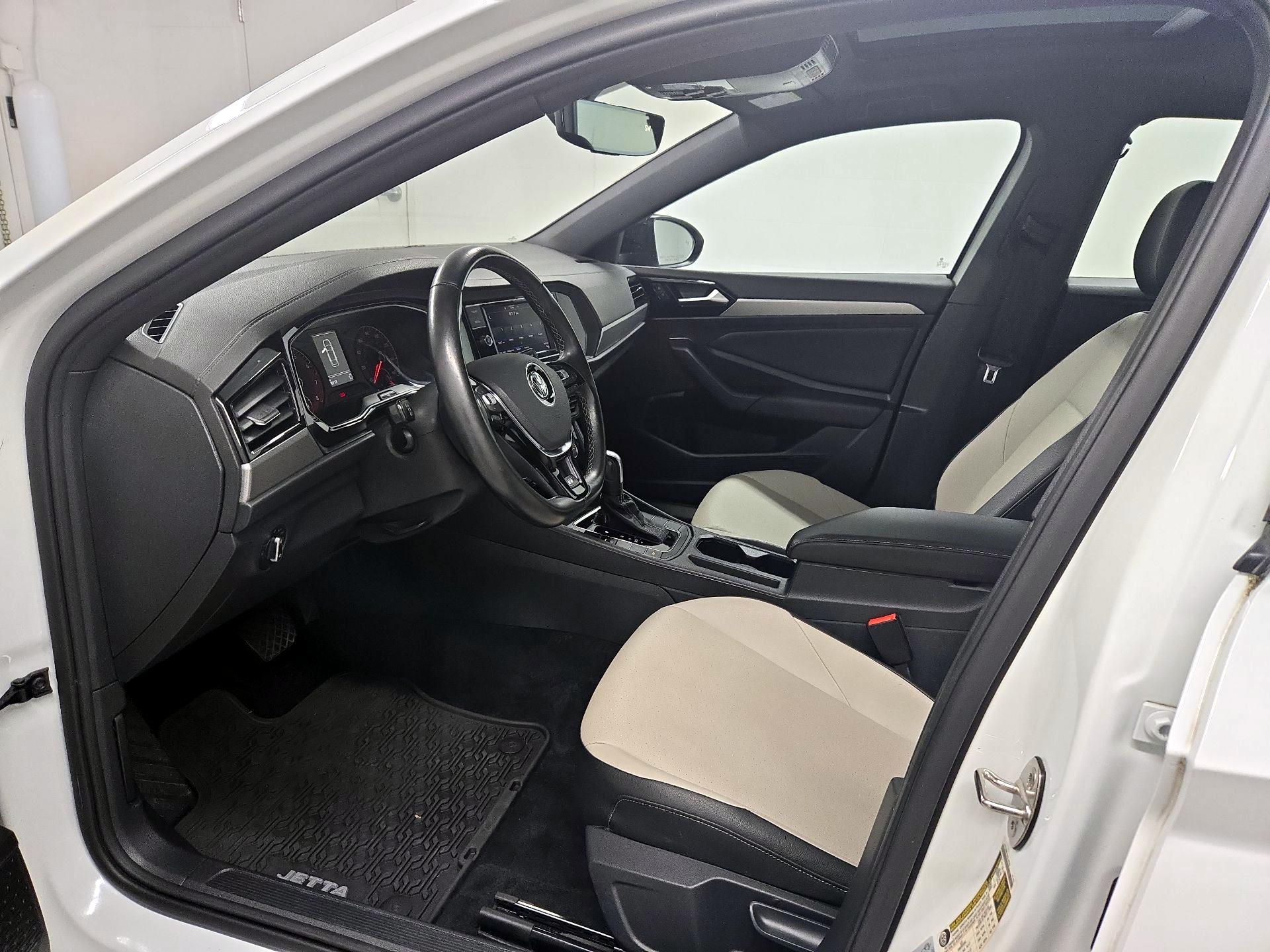 Thumbnail: 2021 Volkswagen Jetta - 11