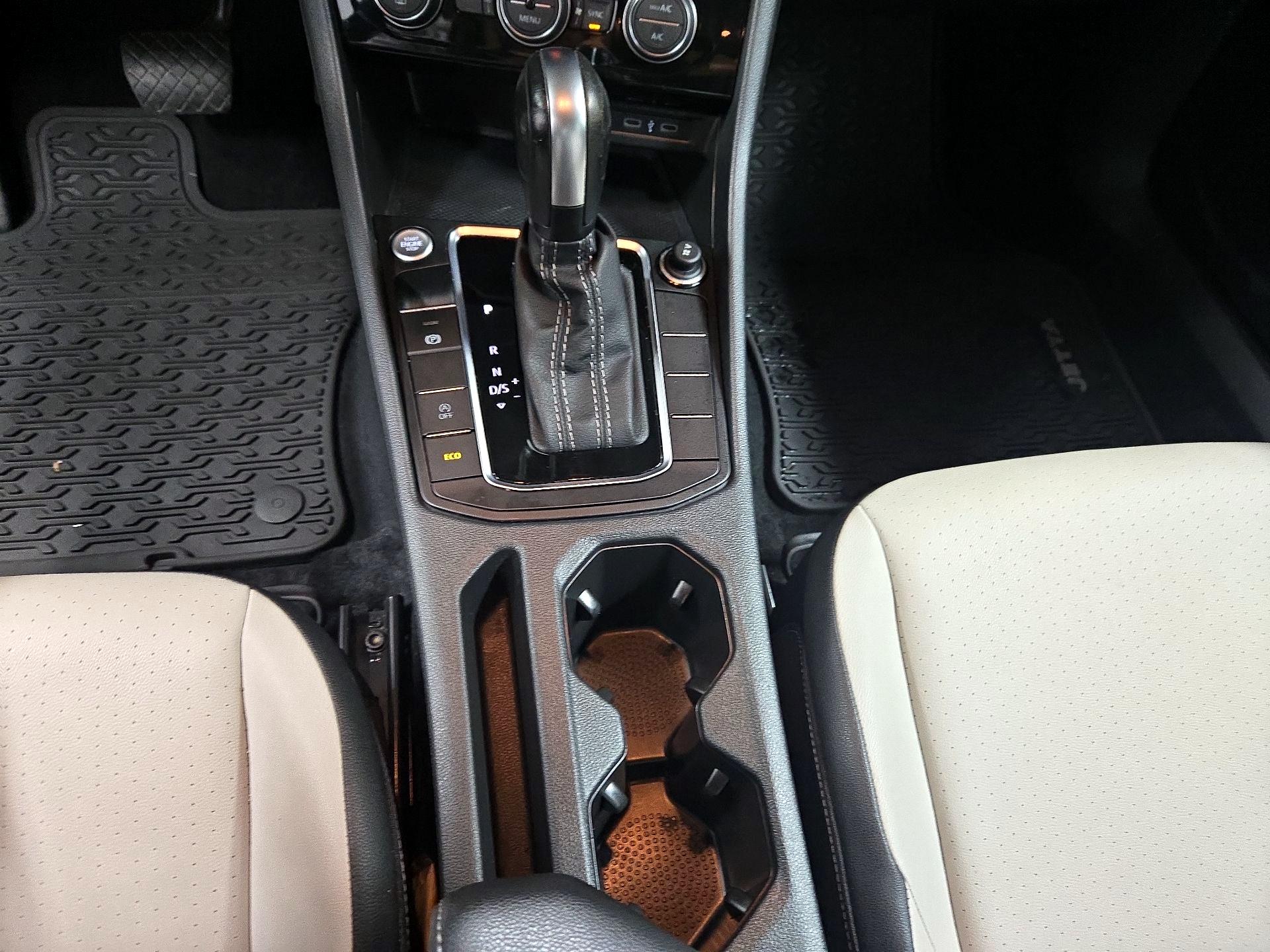 Thumbnail: 2021 Volkswagen Jetta - 17