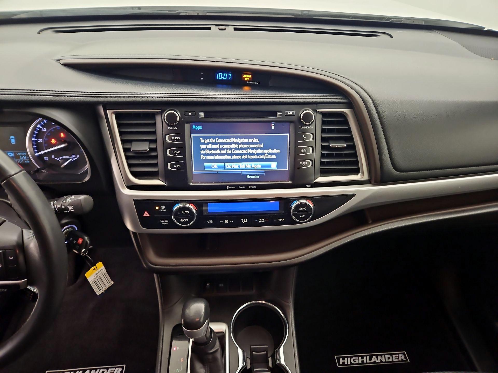 Thumbnail: 2016 Toyota Highlander - 9