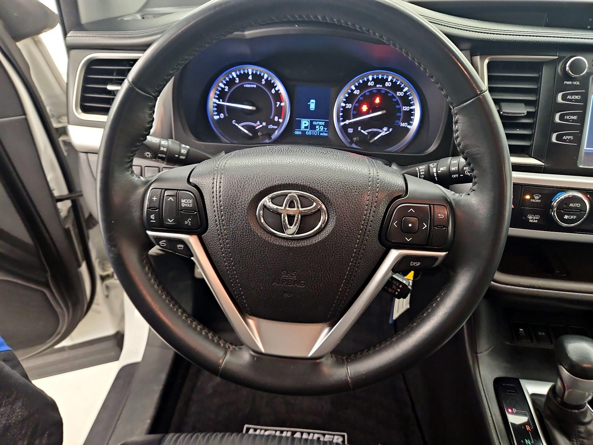 Thumbnail: 2016 Toyota Highlander - 10