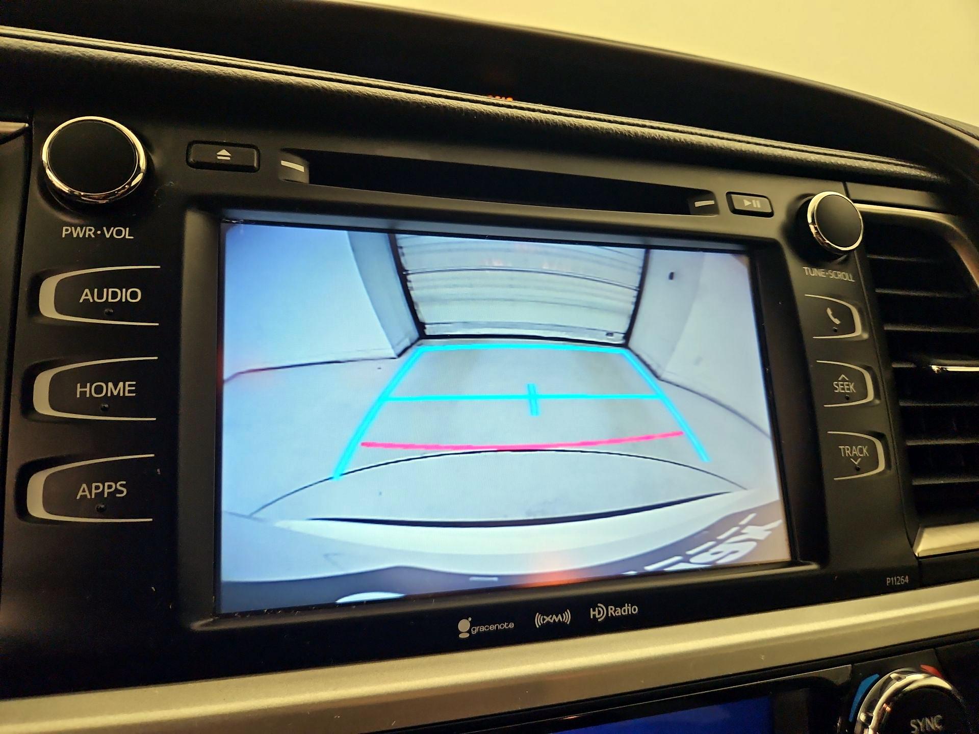 Thumbnail: 2016 Toyota Highlander - 14