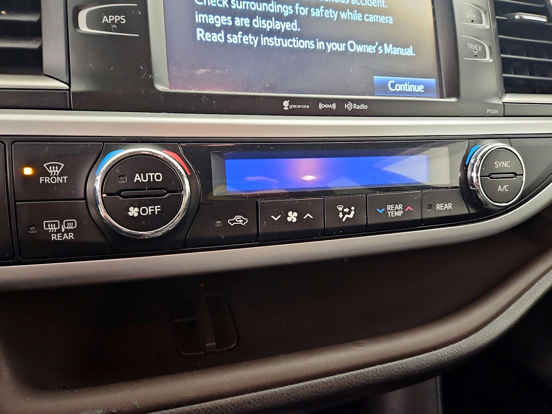 Thumbnail: 2016 Toyota Highlander - 16