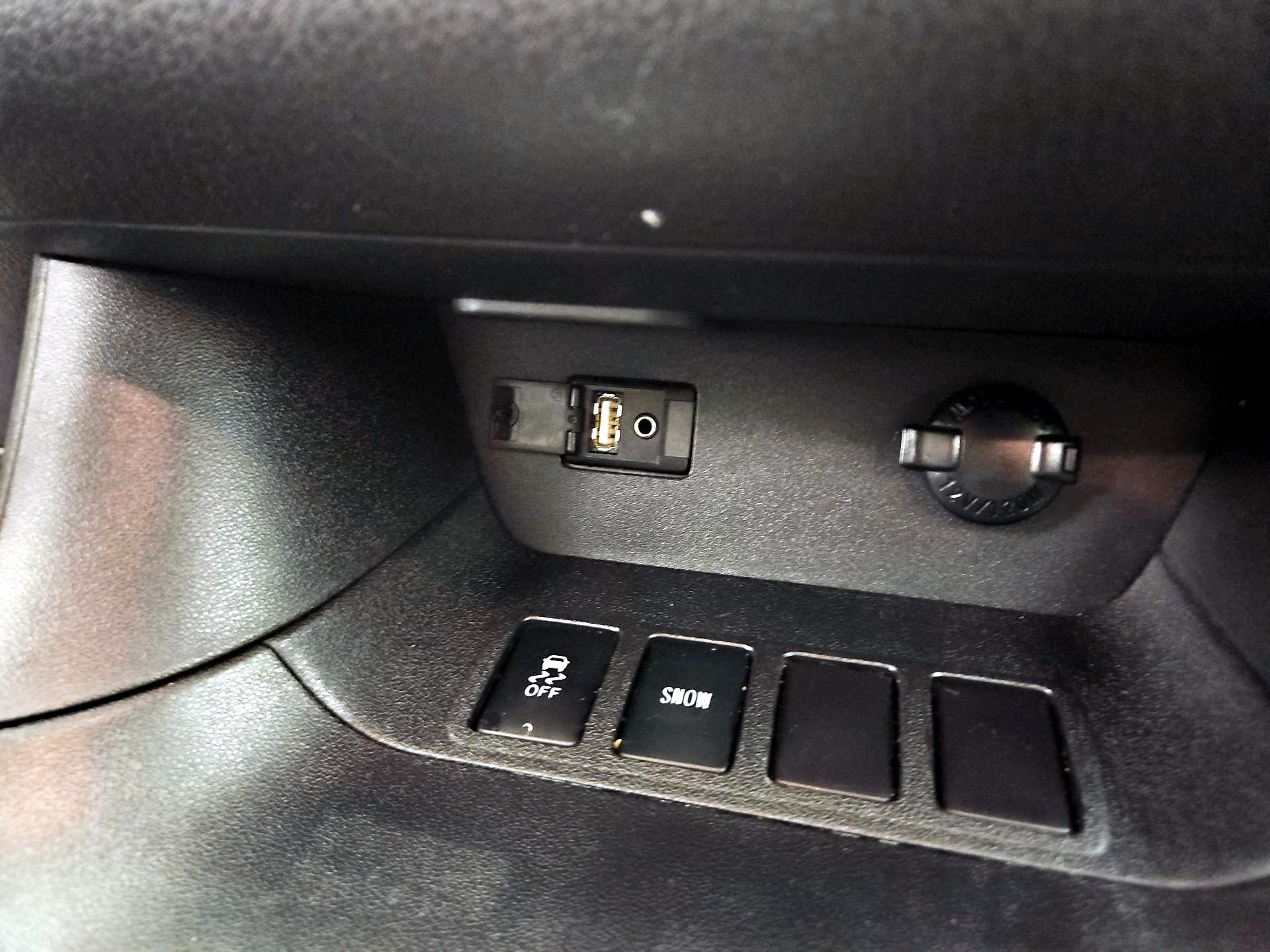 Thumbnail: 2016 Toyota Highlander - 18