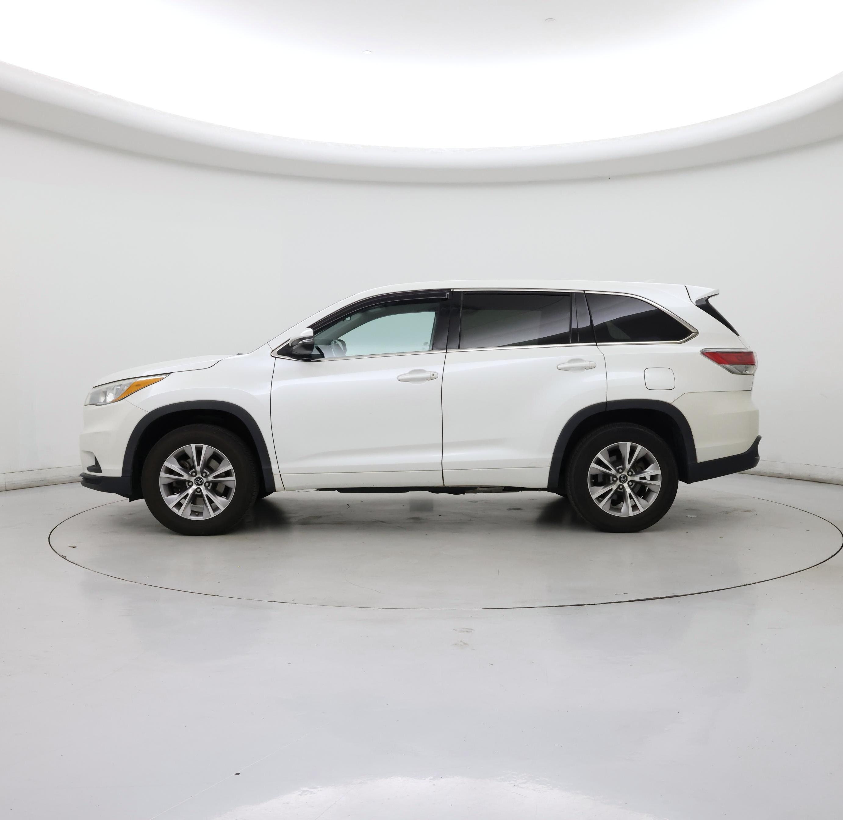 Thumbnail: 2016 Toyota Highlander - 3